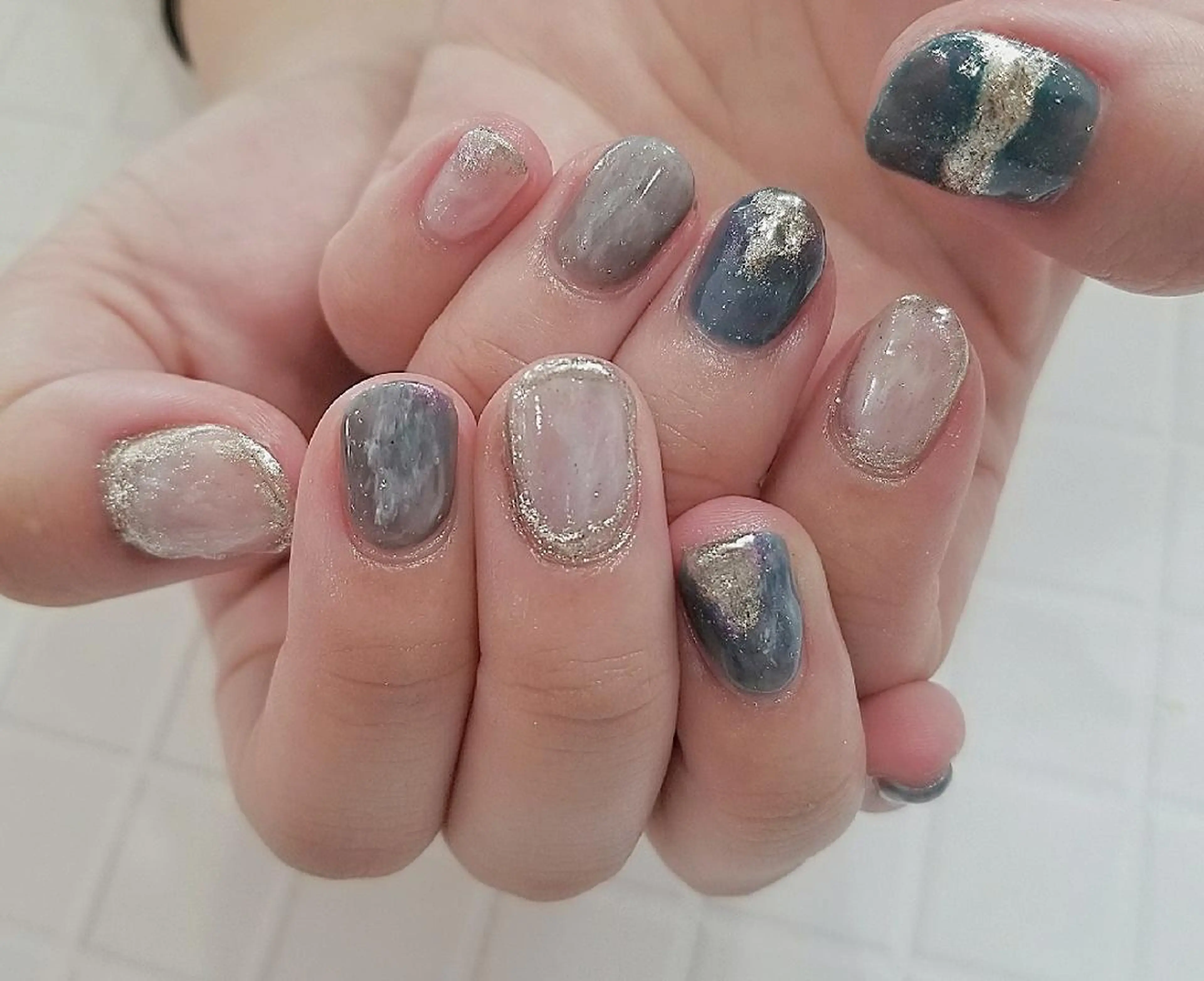 ネイル ブルー 関口 友菜のヘアスタイル