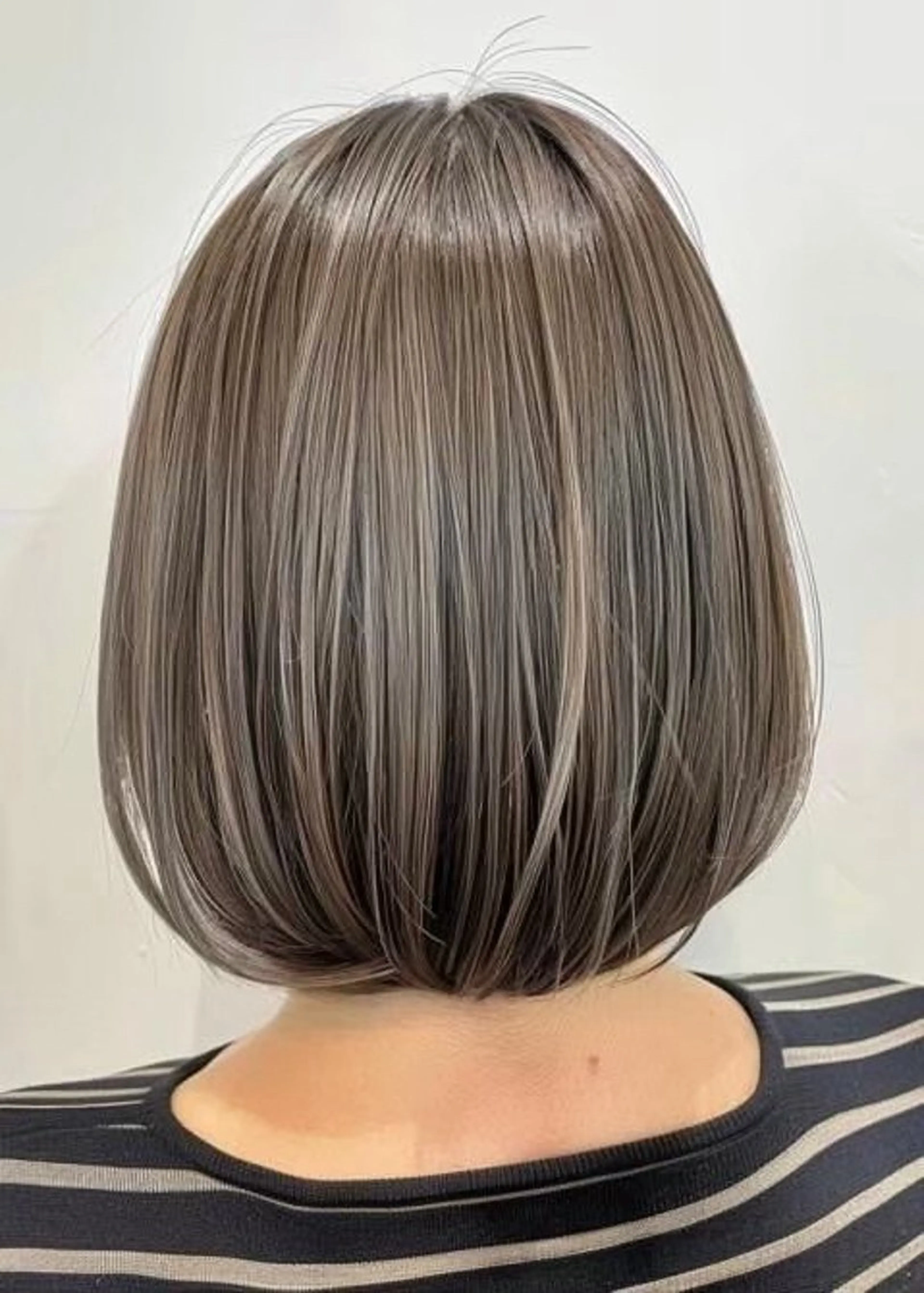 ショート カラー 40代以上限定 縮毛矯正モデル募集中のヘアスタイル