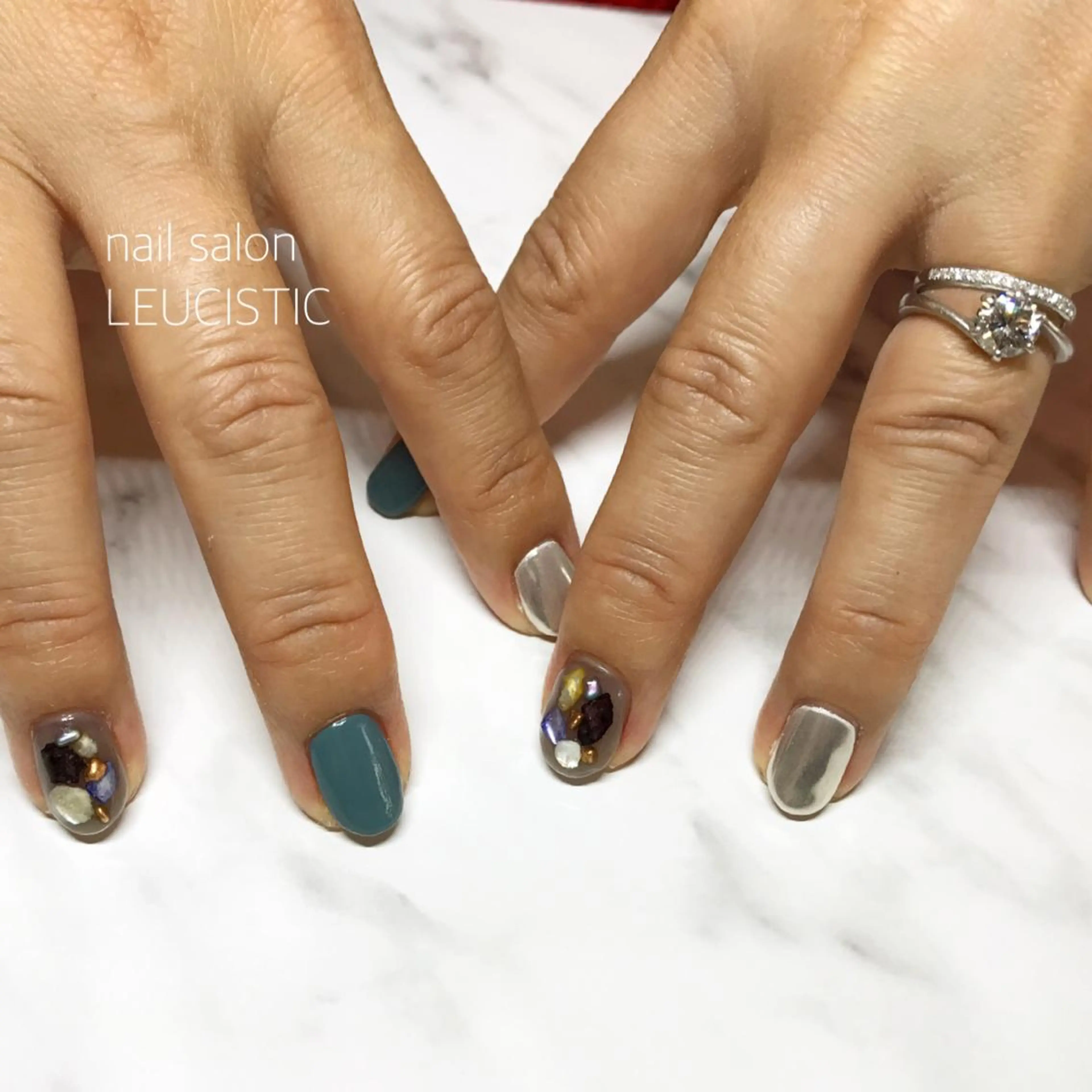 ネイル ミラーネイル シルバー 美時雨・bishigure所属・美時雨 bishigureのエステ・リラクイメージ