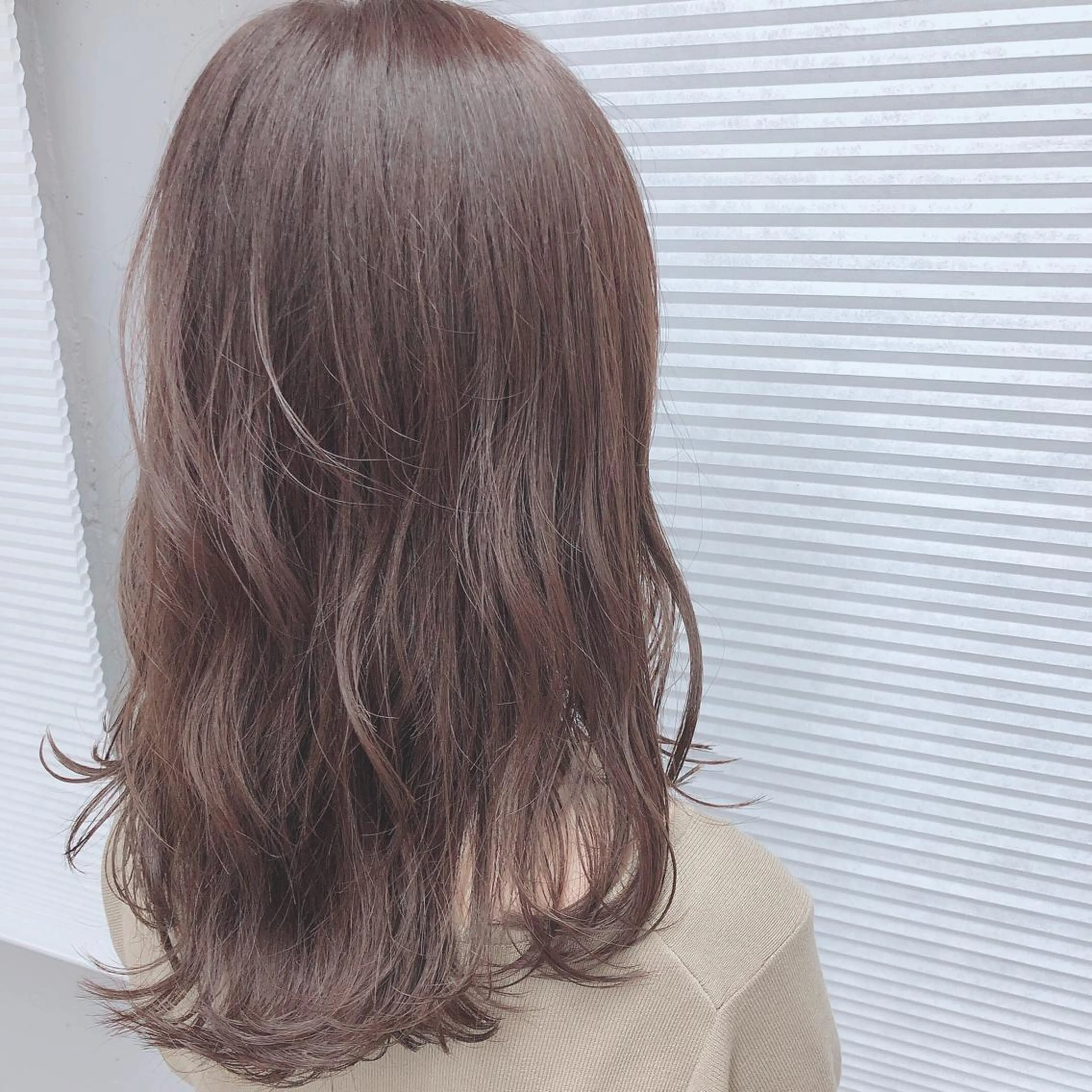 ミディアム カラー ヘアアレンジ CheRiR【シェリール】所属・cherir髪質改善 パーソナルカラー診断のヘアスタイル