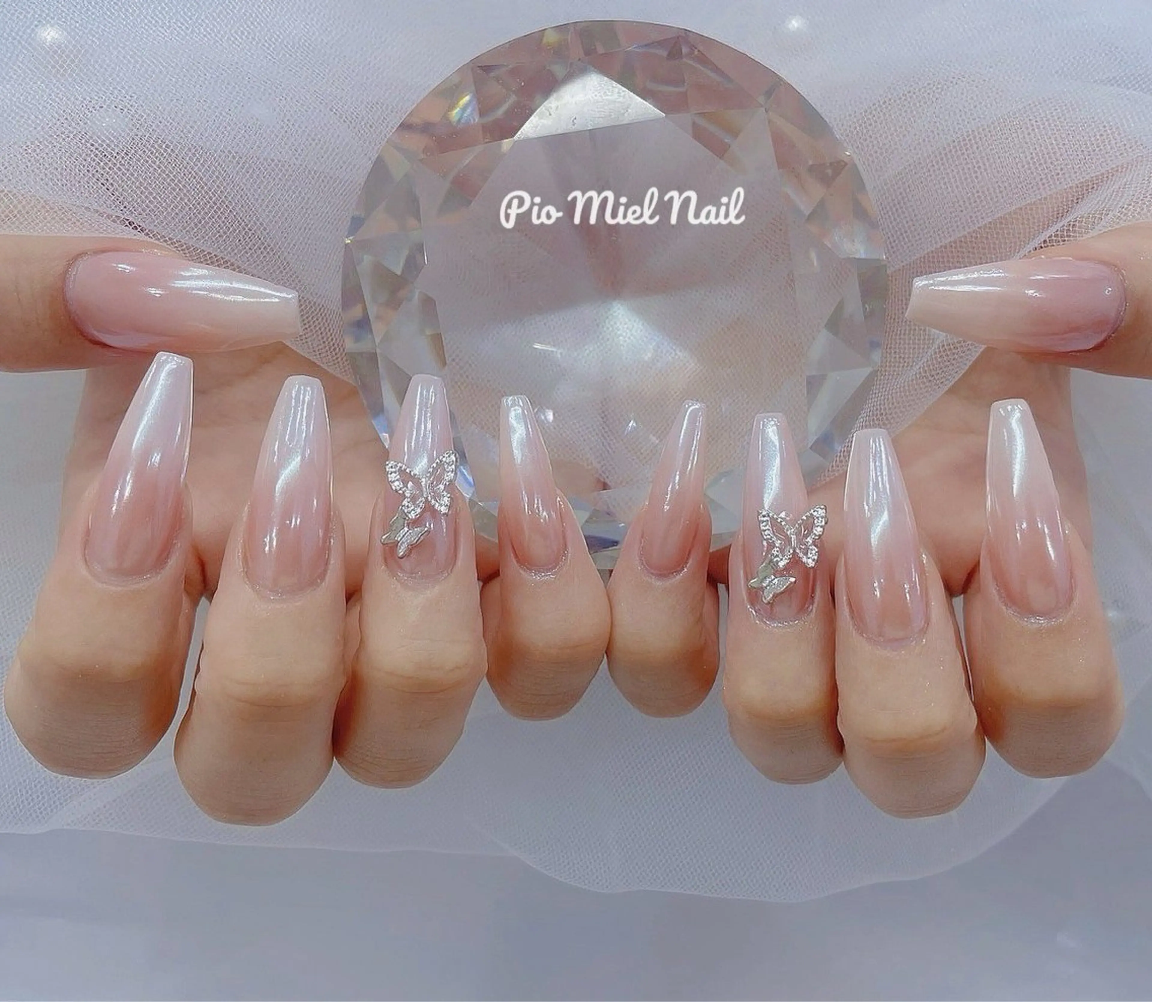 ネイル オーロラネイル クリアネイル ジェルネイル ロングネイル パラジェル ハンドネイル HANA 長さだしのネイルデザイン