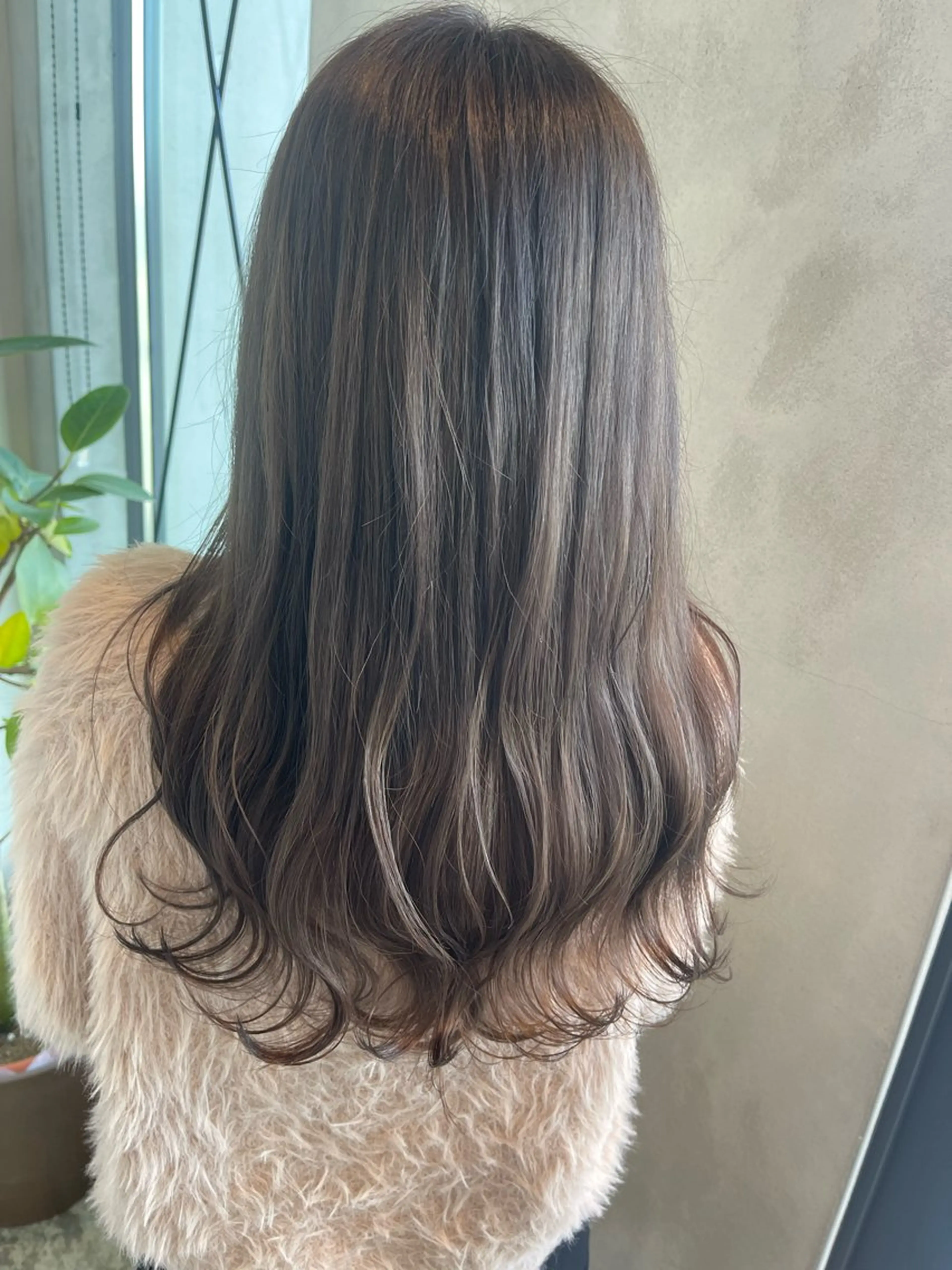 カラー art-Lago所属・平野 実優のヘアスタイル