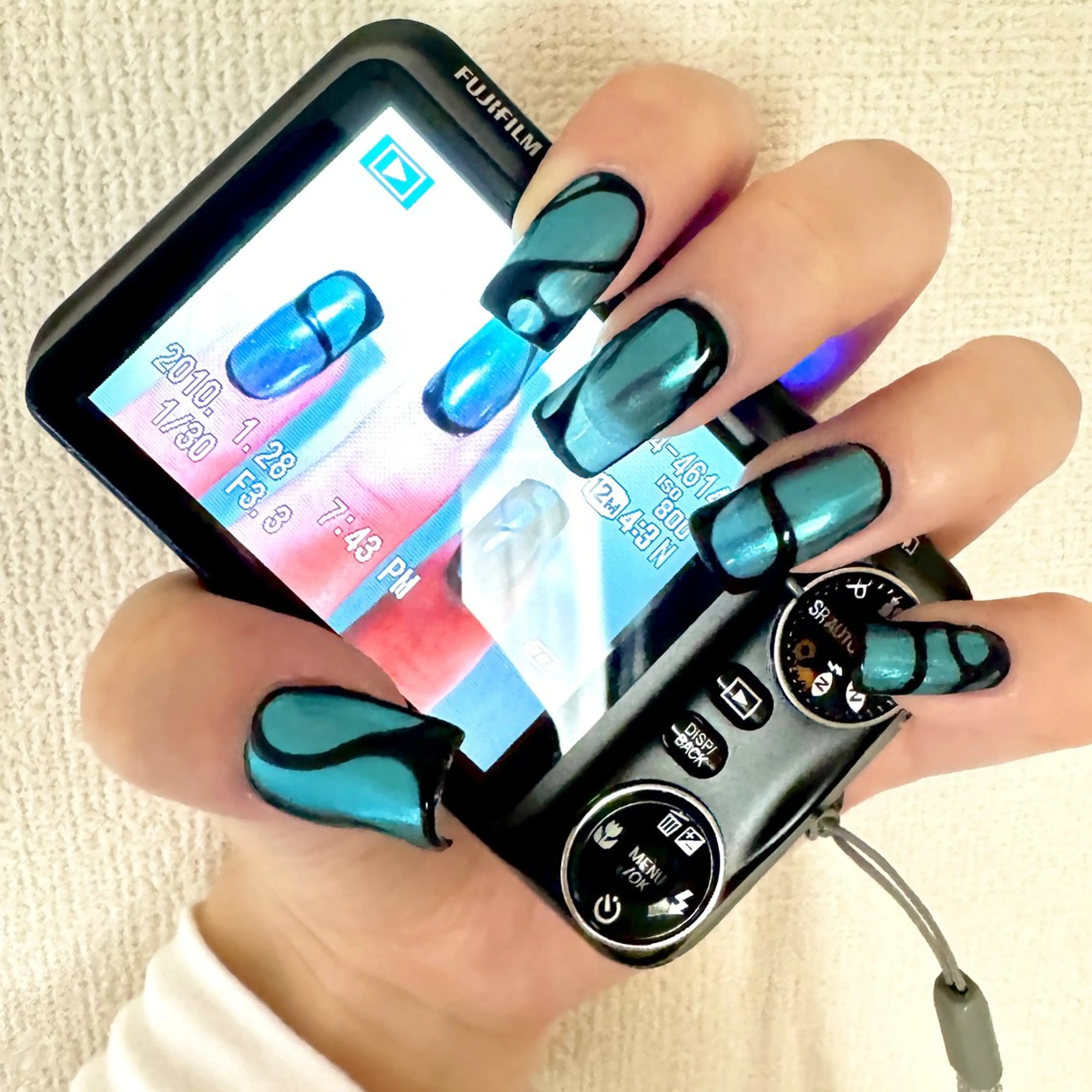 ネイル ミラーネイル private nail salon ODD所属・Private Salon ODDのネイルデザイン