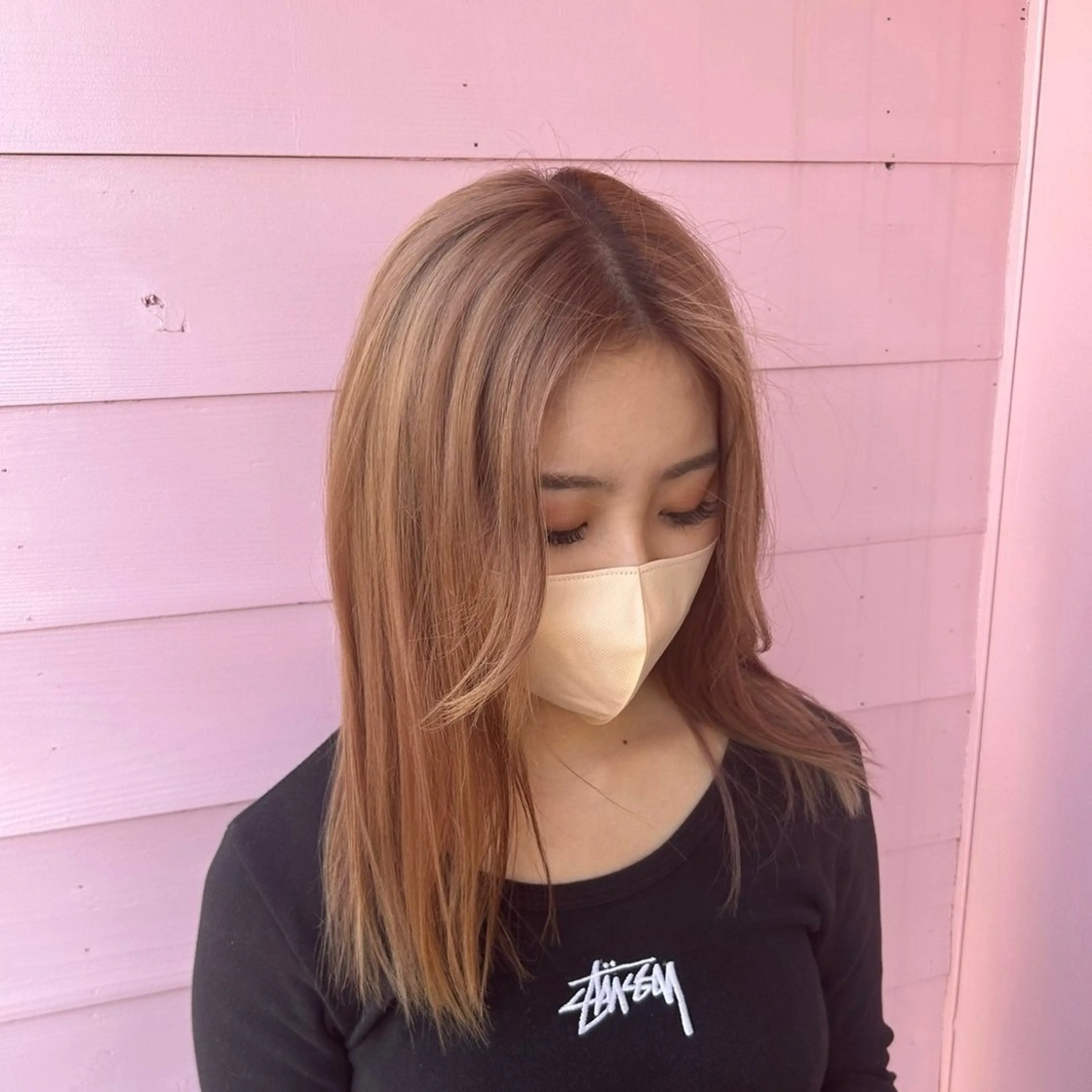 ロング 夏向/ハイトーン /パーマのヘアスタイル