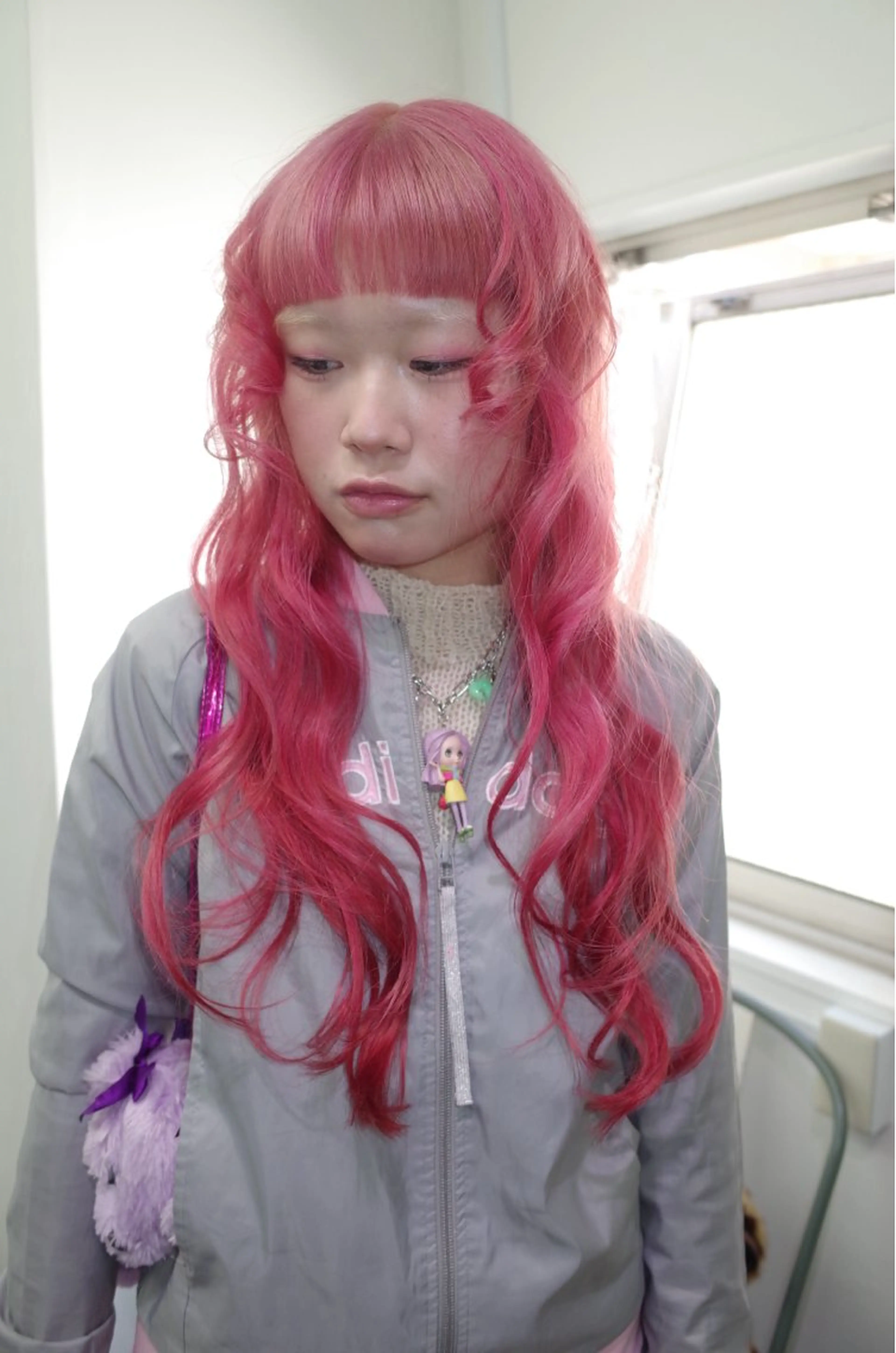 ロング カラー ブリーチ ハイトーンカラー ピンクカラー 入学式 ヘアカラー トリートメント ヘアセット Momoka🪷 /ハイトーンのヘアスタイル