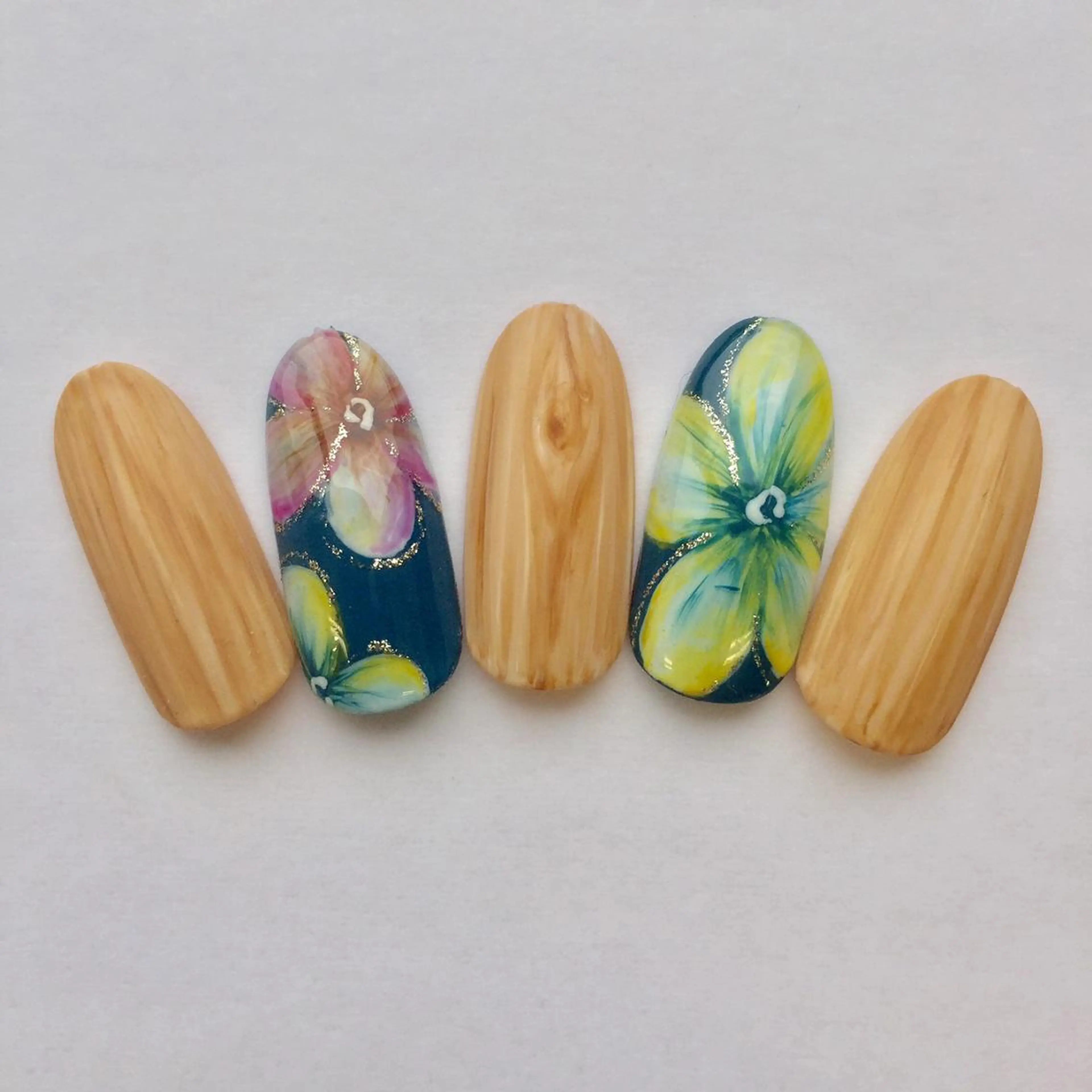 ネイル エルネイル アシスタントのネイルデザイン