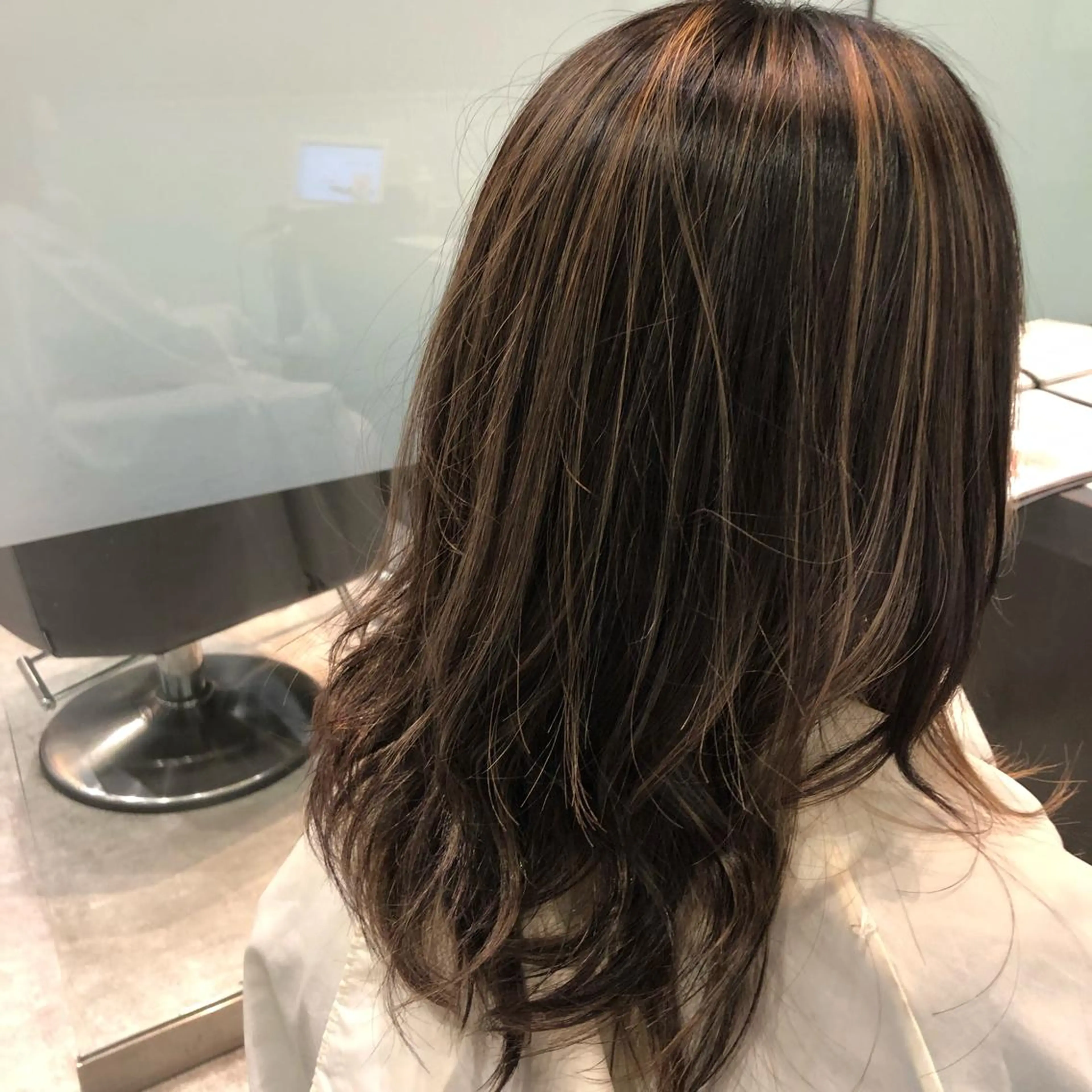 ミディアム カラー ハイライトカラー ハイライト AVANCEアリオ鳳店所属・玉城 和磨のヘアスタイル