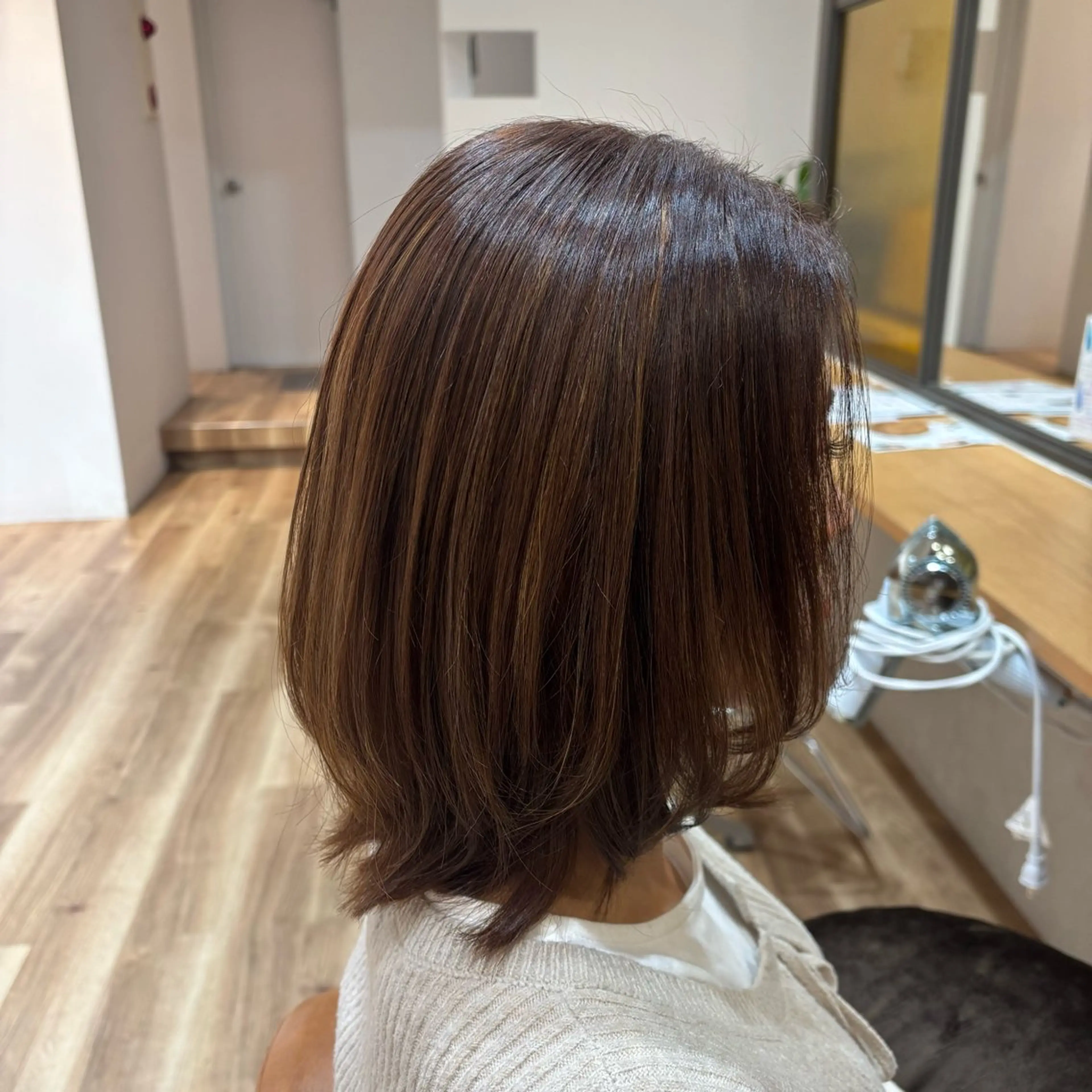 ミディアム カラー ベージュカラー ハイライトカラー ハイライト ヘアカラー 小西 七菜子のヘアスタイル