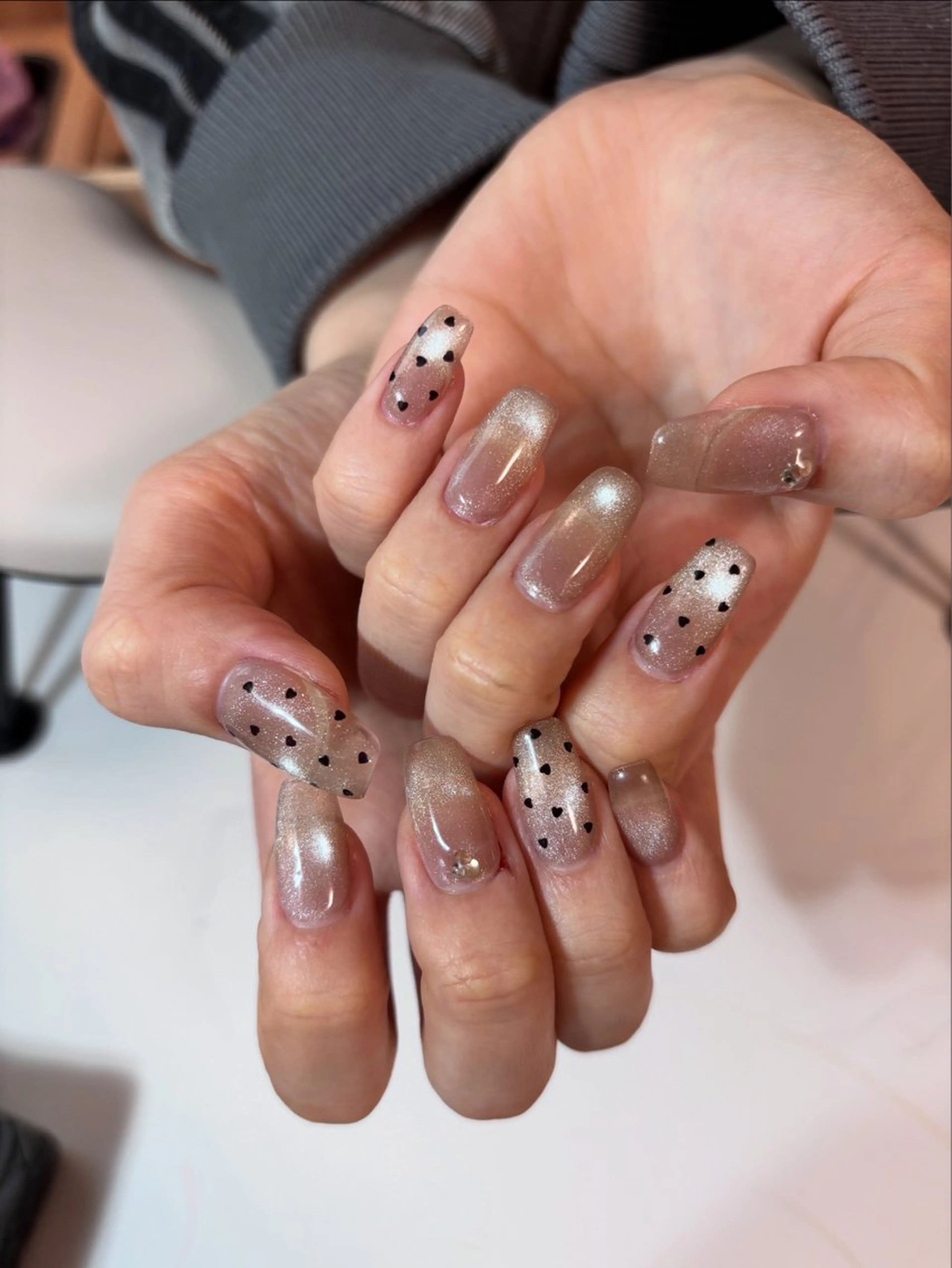 ネイル アートネイル ストーンネイル ハンドネイル ハンドケア お気軽ビューティー Ewig ゆずはのネイルデザイン