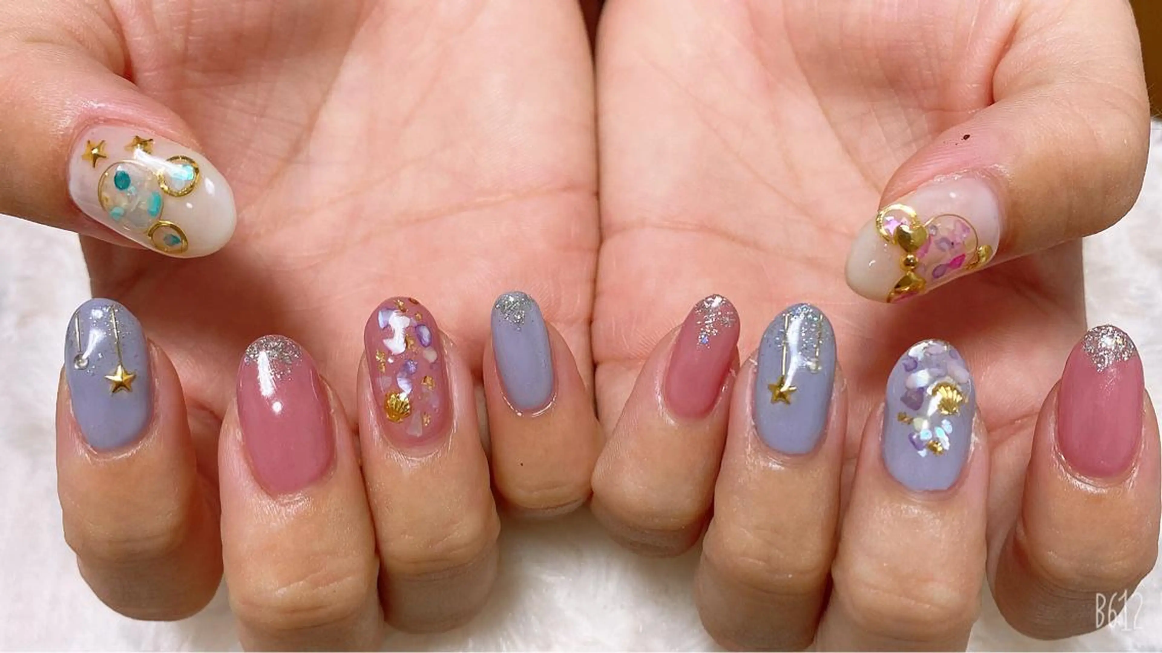 ネイル The Best Beauty受付担当のヘアスタイル