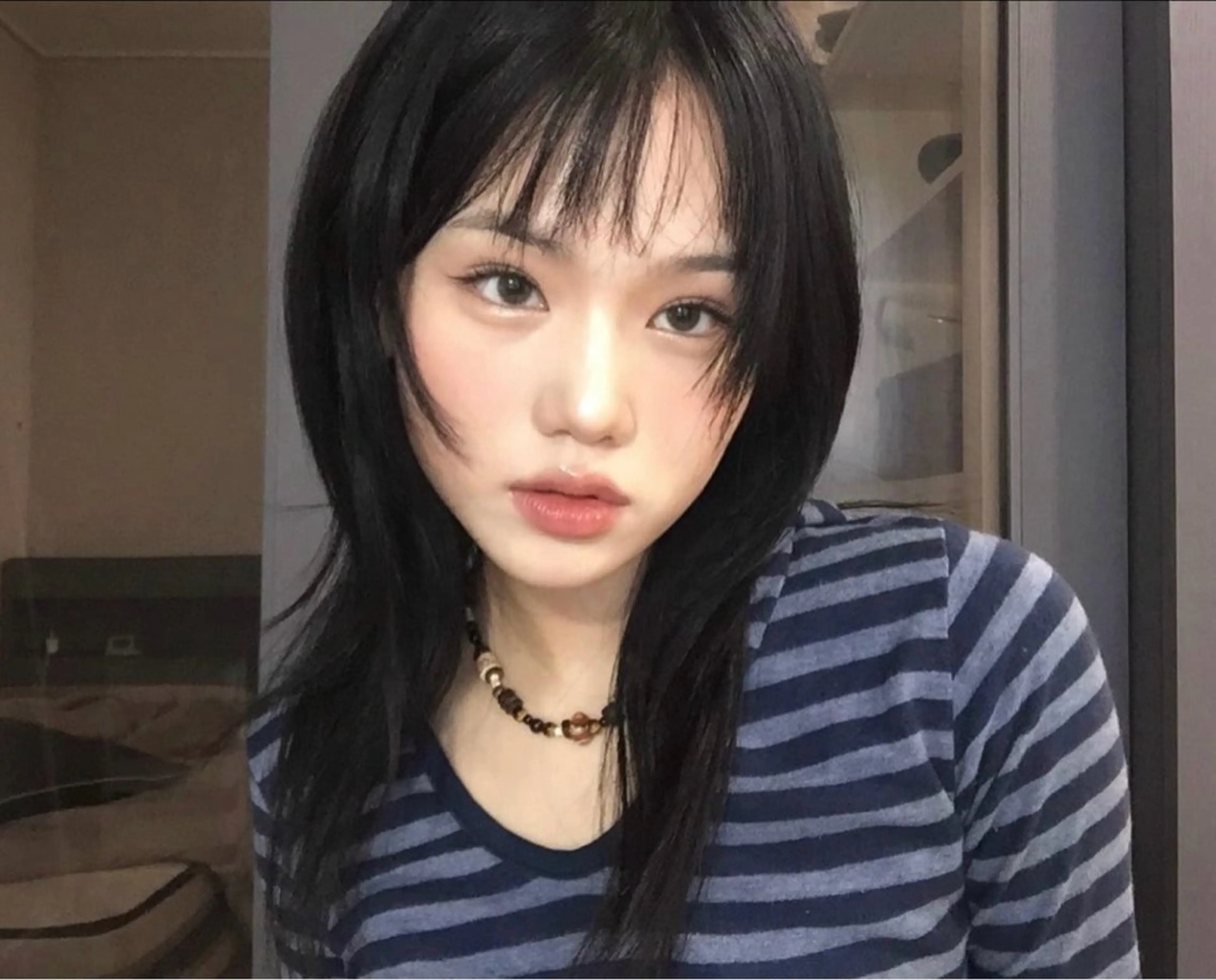 セミロング カット ツガミ リナのヘアスタイル