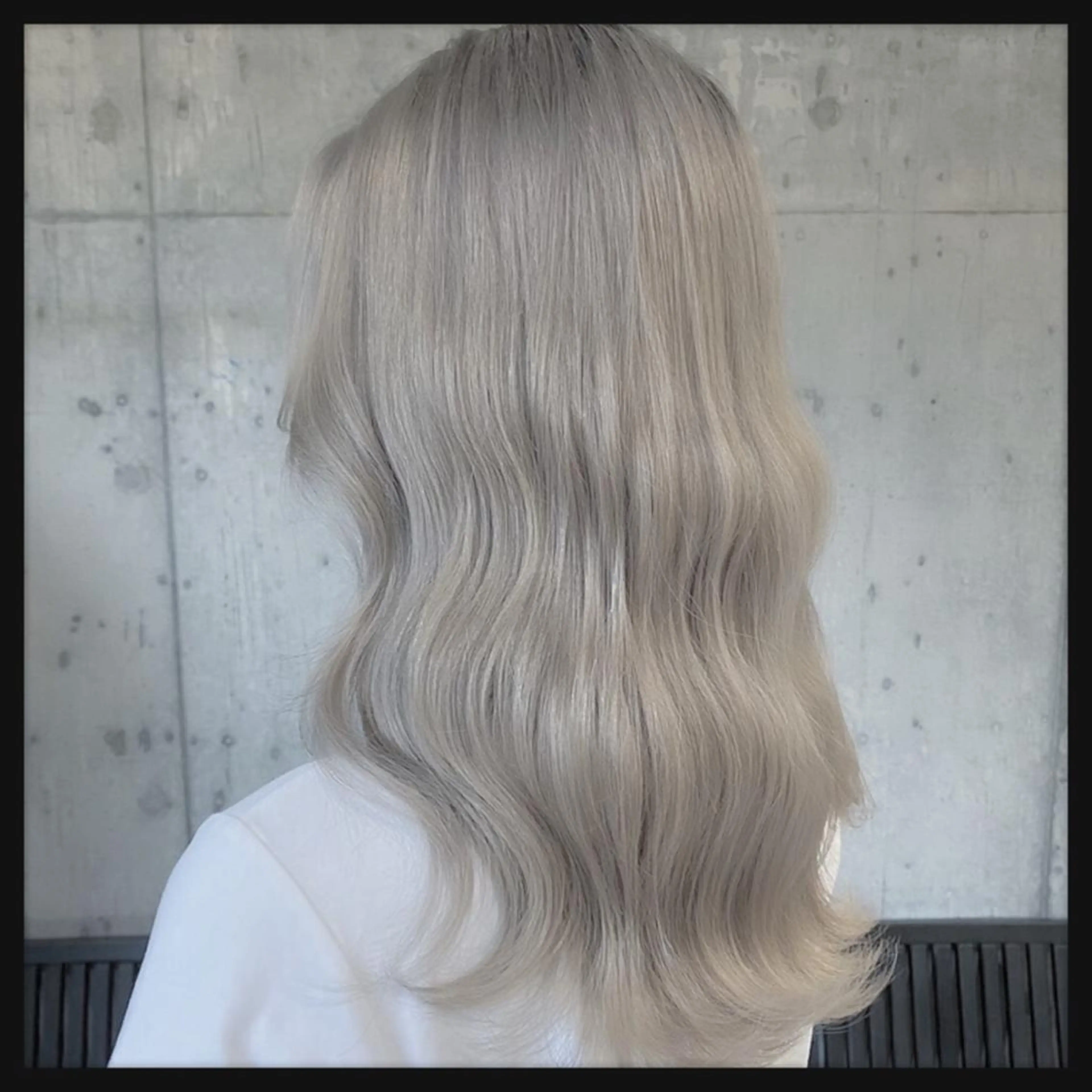 セミロング カラー パーマ ヘアアレンジ メンズ キッズ ネイル マツエク・マツパ アイブロウ カット ヘアカラー トリートメント ヘアセット ☃️髪質改善🉐割✨ ❄️“ever”❄️のヘアスタイル