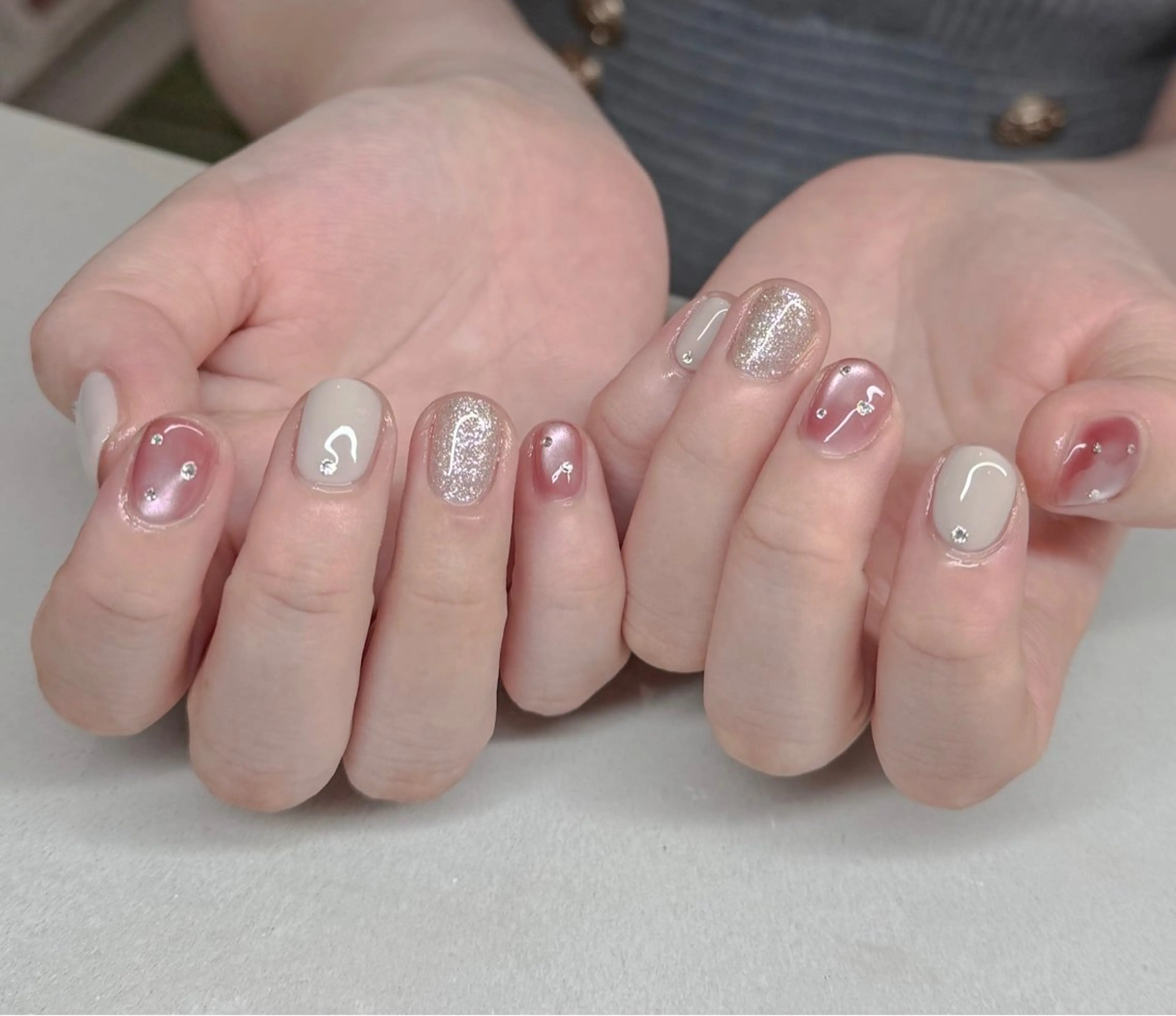 ネイル ストーンネイル ハンドネイル ハンドケア num-fi Aiのネイルデザイン