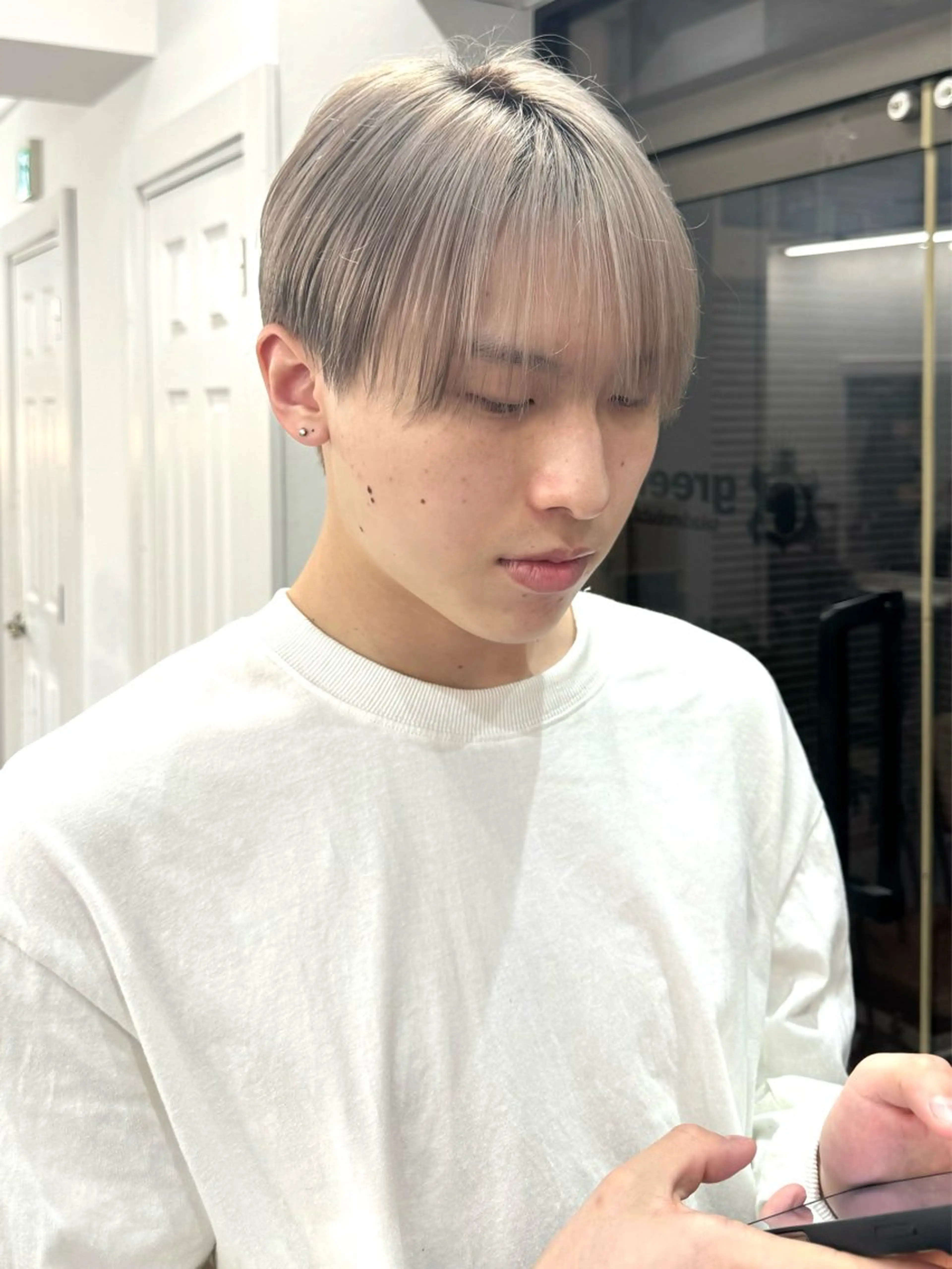 カラー メンズ メンズブリーチ メンズハイトーン ブリーチ 透明感カラー ハイトーンカラー カット ヘアカラー シャドウパーマ/ 波巻パーマYu-Kiのヘアスタイル