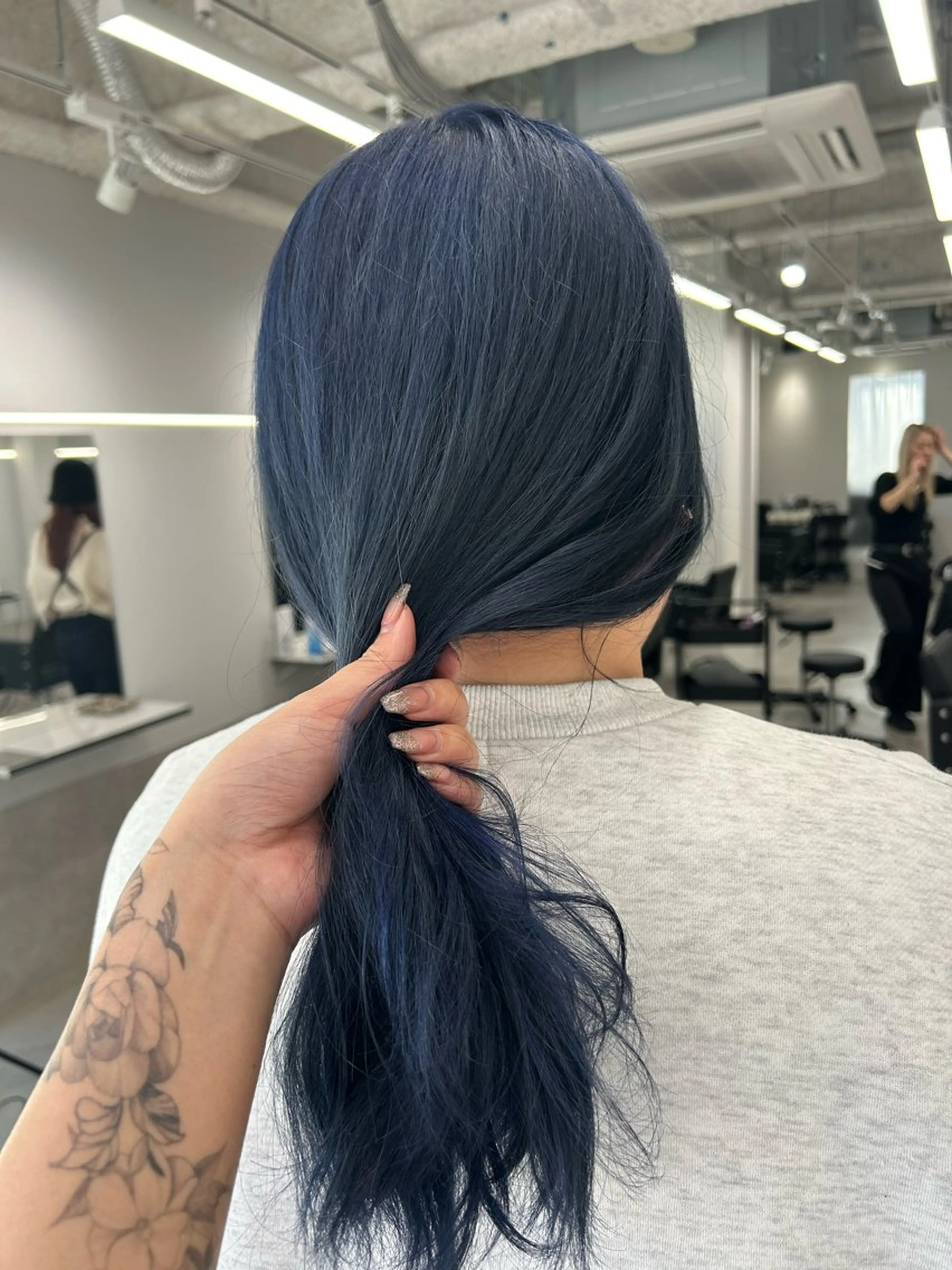 ロング カラー ブルーカラー ネイビーカラー Gisel みらののヘアスタイル