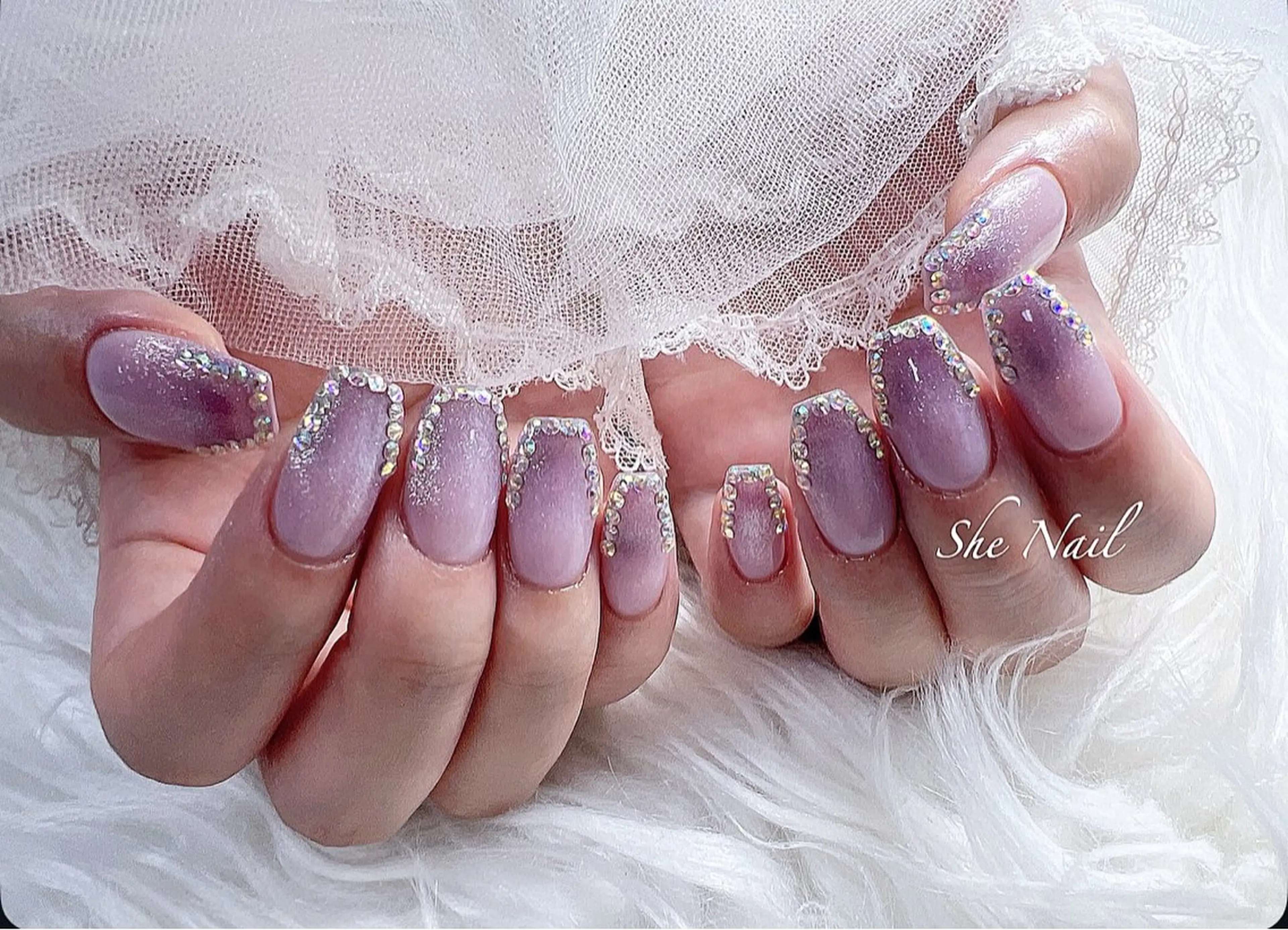 ネイル チークネイル ドット 長さ出し マグネットネイル 持ち込み ハンドネイル She   Nail所属・ISA_ BELLAのネイルデザイン