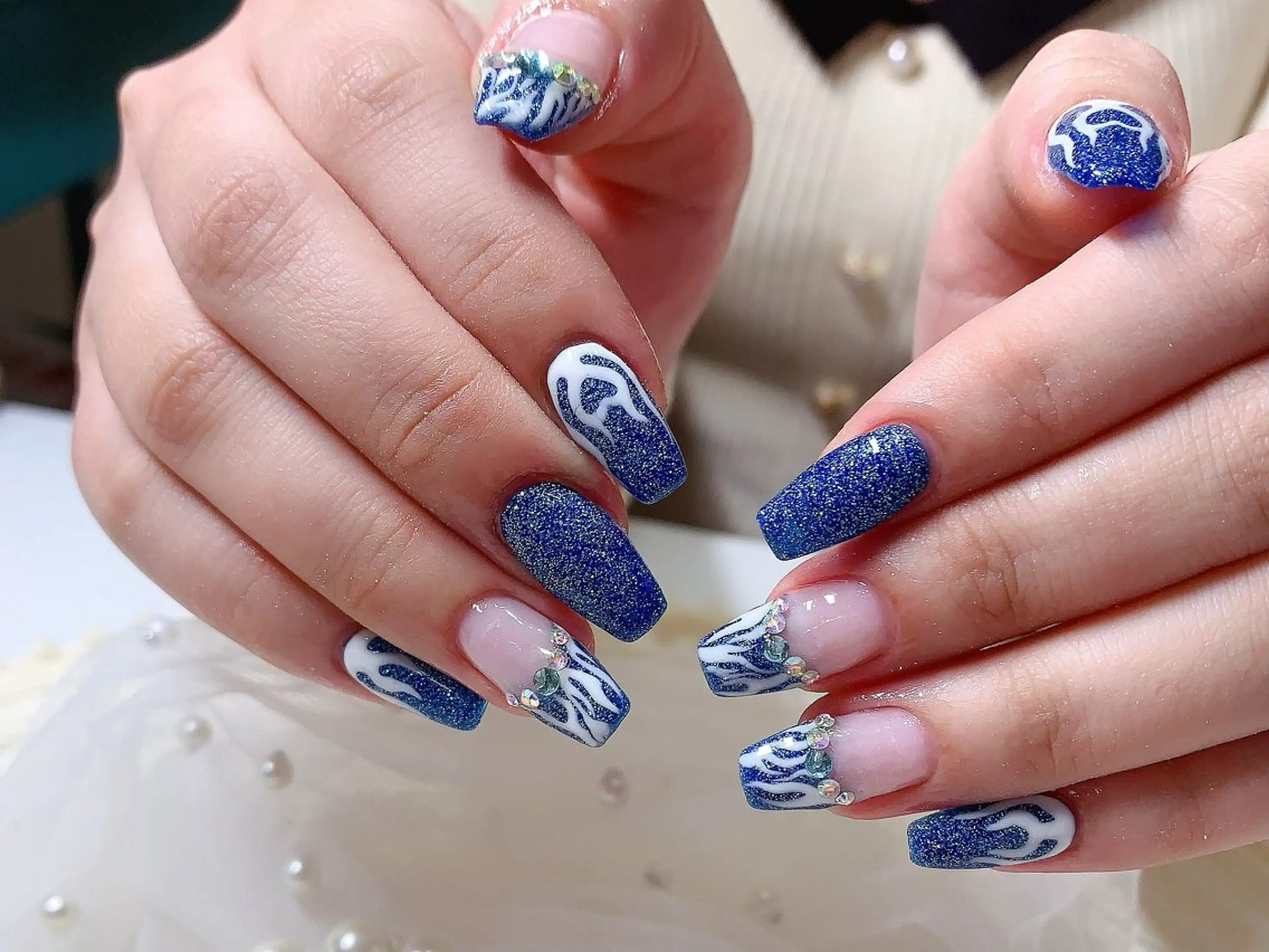 ネイル ハンドネイル ネイルサロンAiri 長さ出し·シンプルのネイルデザイン