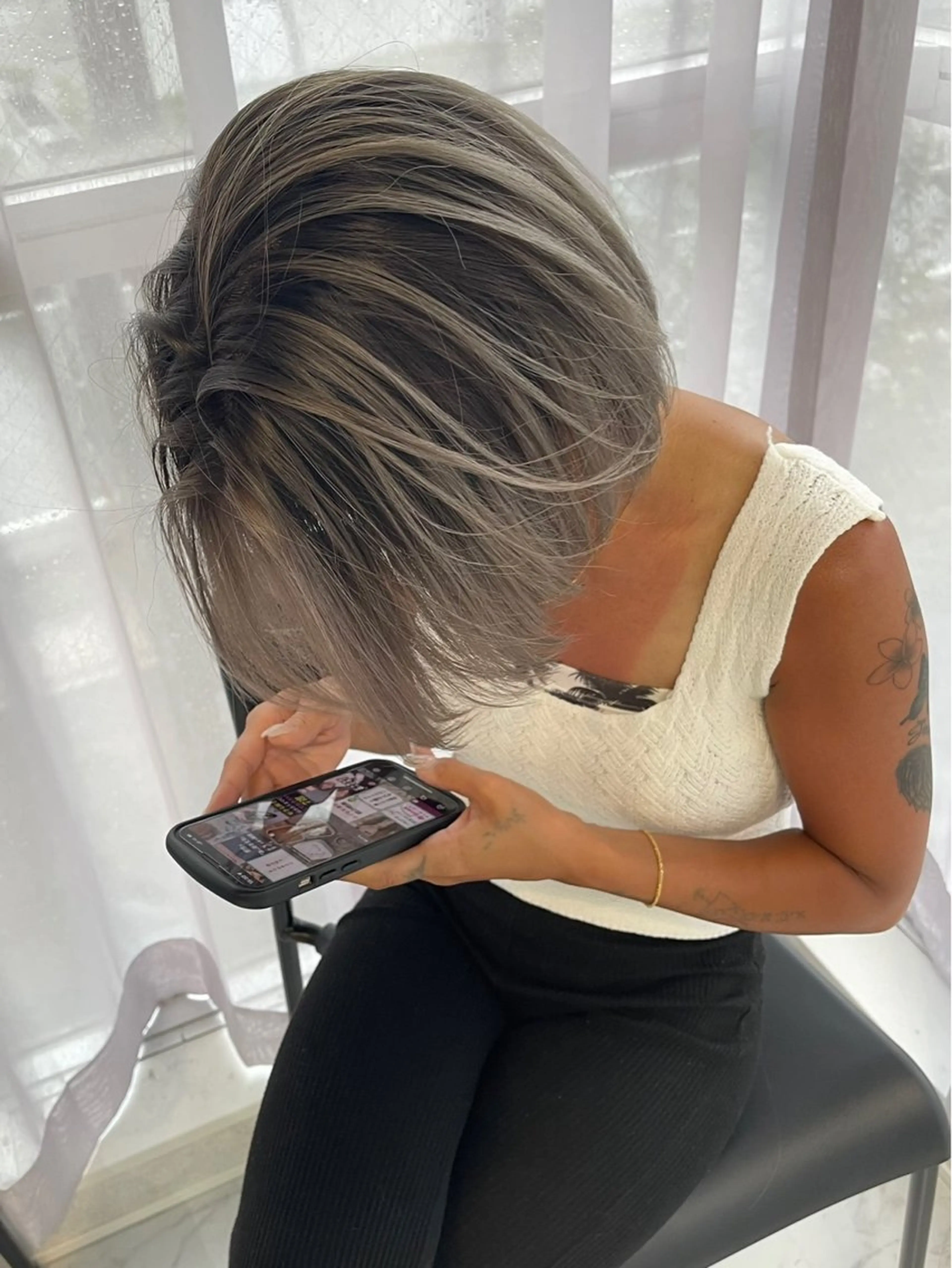 ショート カラー ヘアアレンジ バレイヤージュ デザインカラー ハイライトカラー 外国人風カラー ハイライト カット ヘアカラー トリートメント アンドウ ユウ/ レイヤーカット/韓国のヘアスタイル