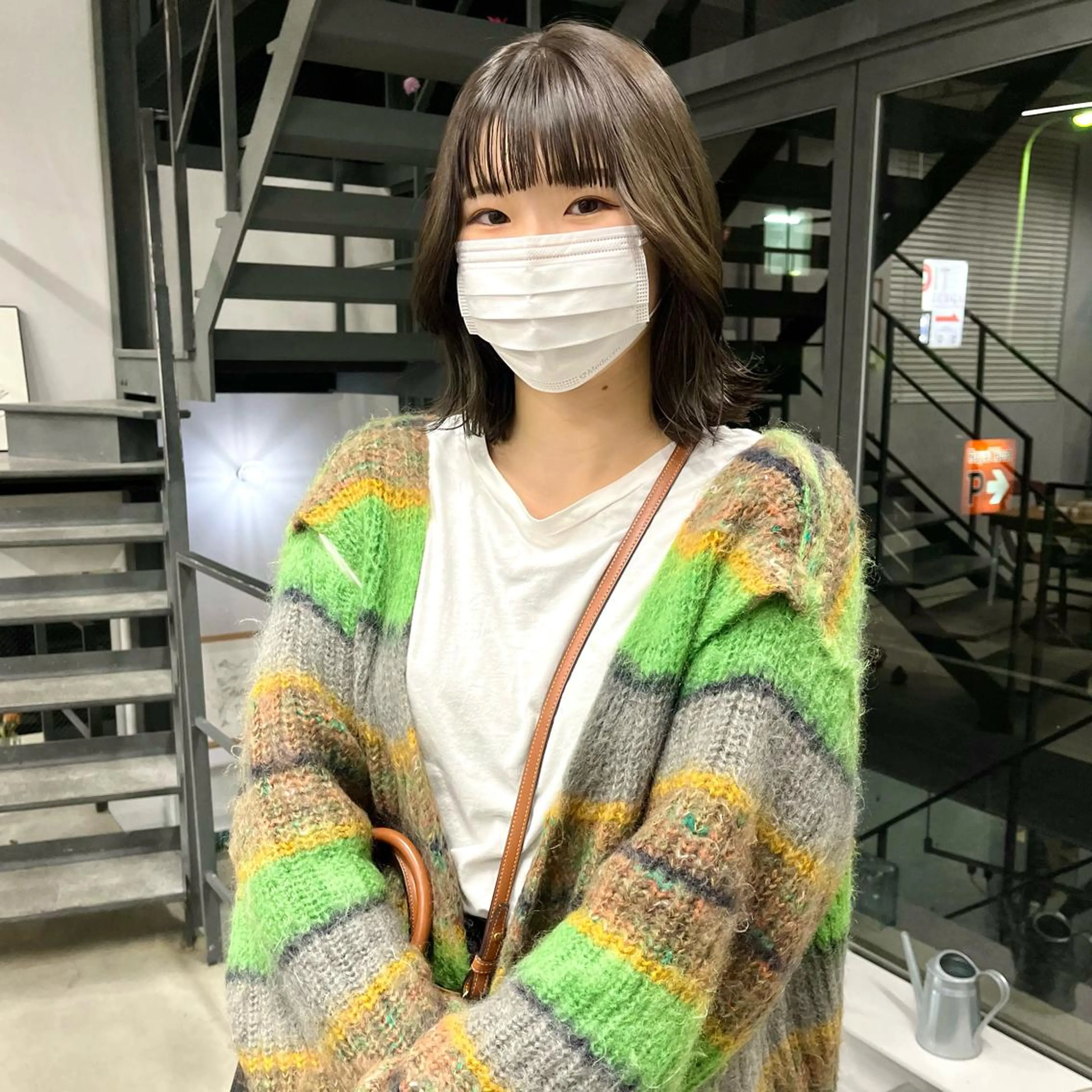 ミディアム カラー ブラウンカラー オリーブブラウン オリーブカラー 顔周りカット 山口 モエのヘアスタイル