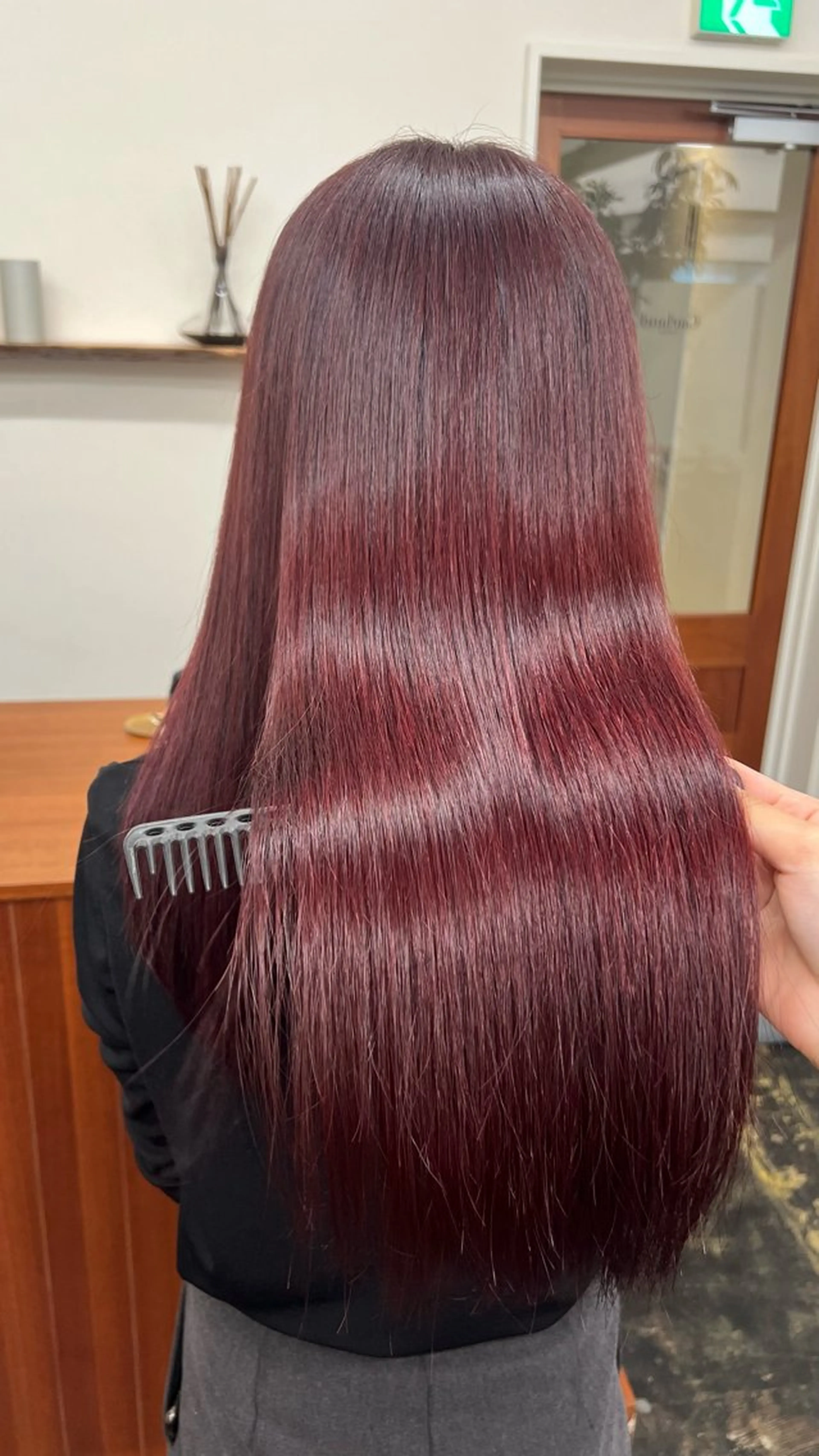 セミロング カラー ヘアカラー Garland 表参道所属・ミディアムレイヤー/ 艶カラー🎀　emiのヘアスタイル