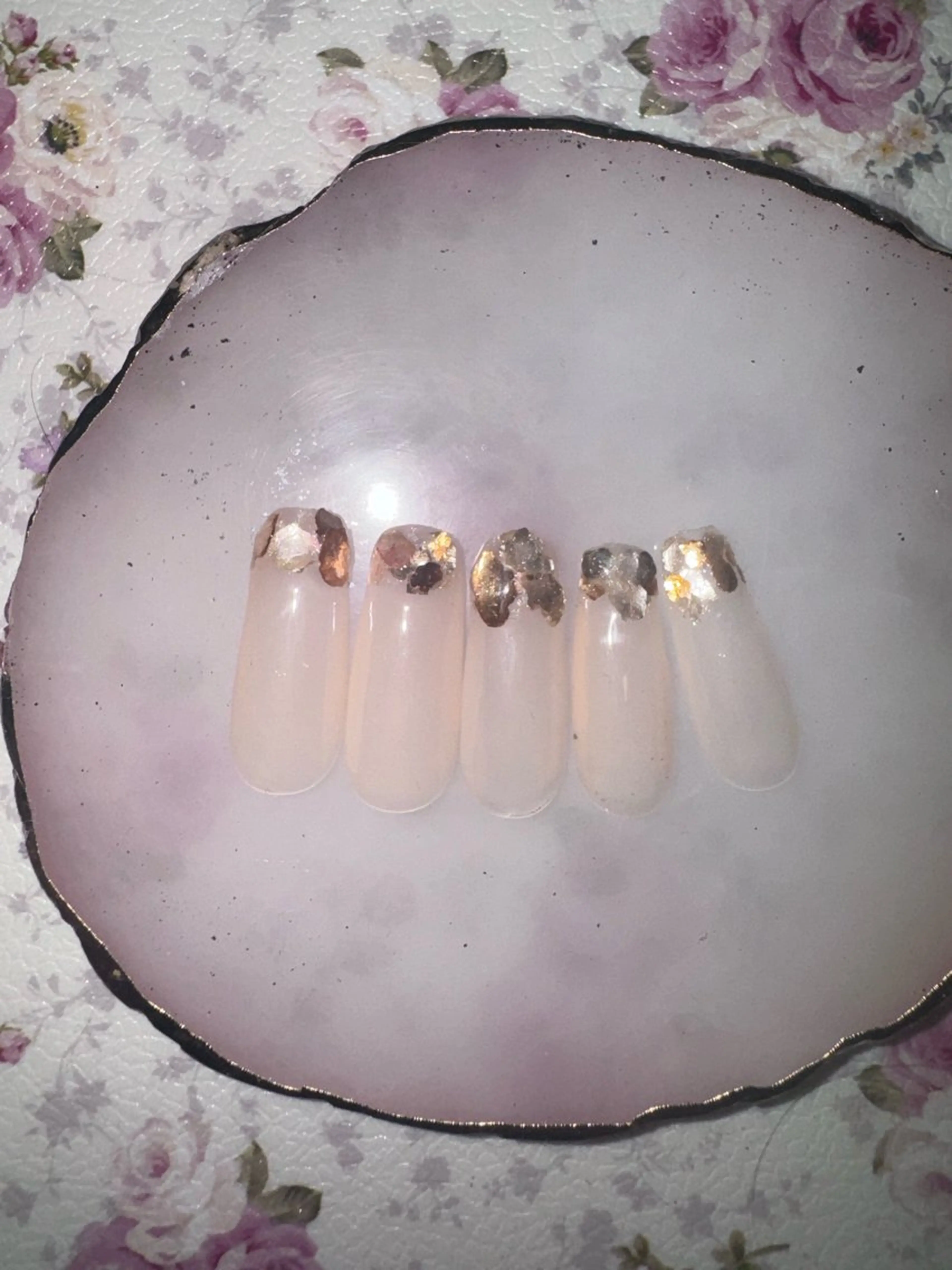 ネイル ストーンネイル on nail 尾張旭三郷店のネイルデザイン