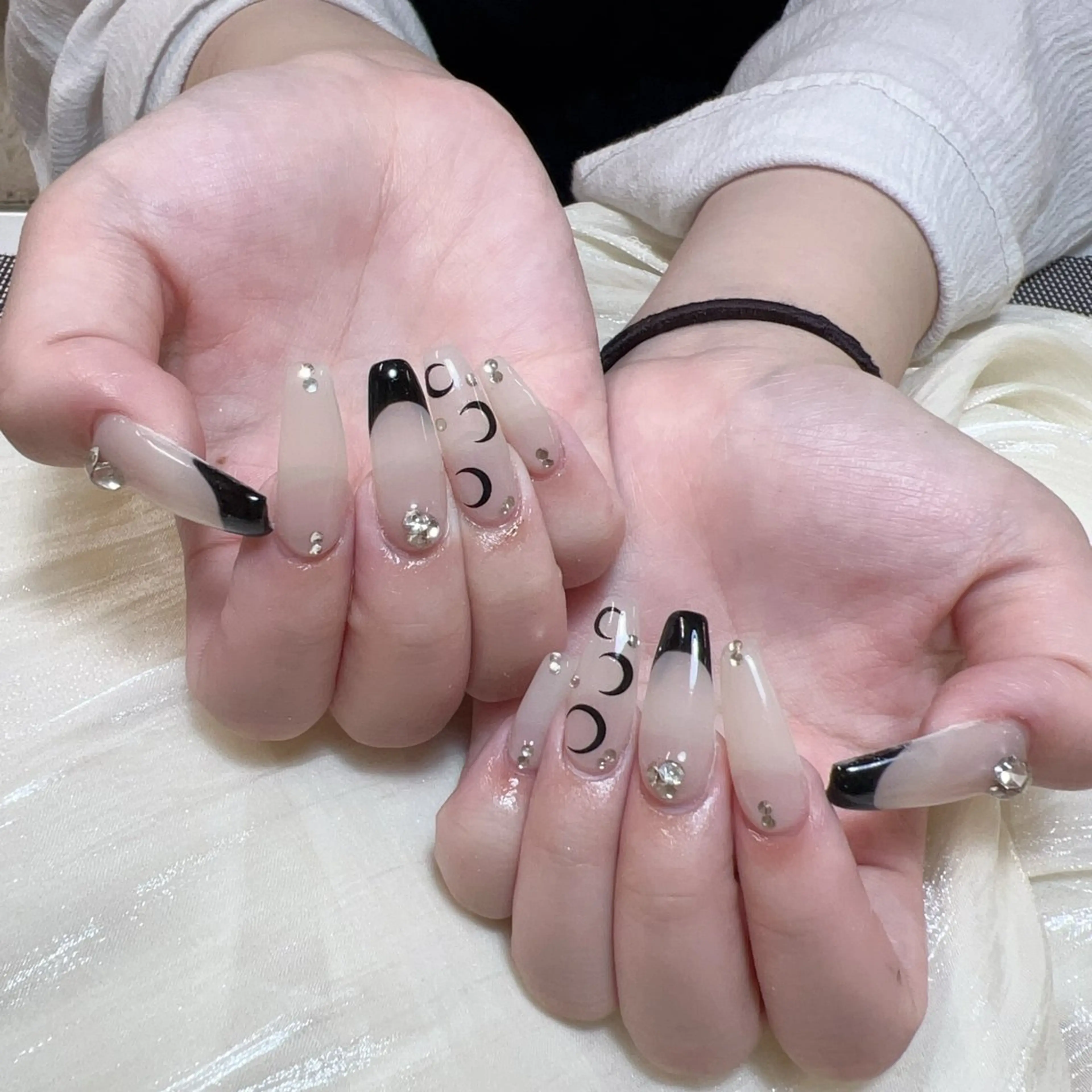 ネイル オーロラネイル ガーリー ハート 韓国ネイル マグネットネイル ハンドネイル 🎀nana🫧 ワンホンネイル🎀のネイルデザイン