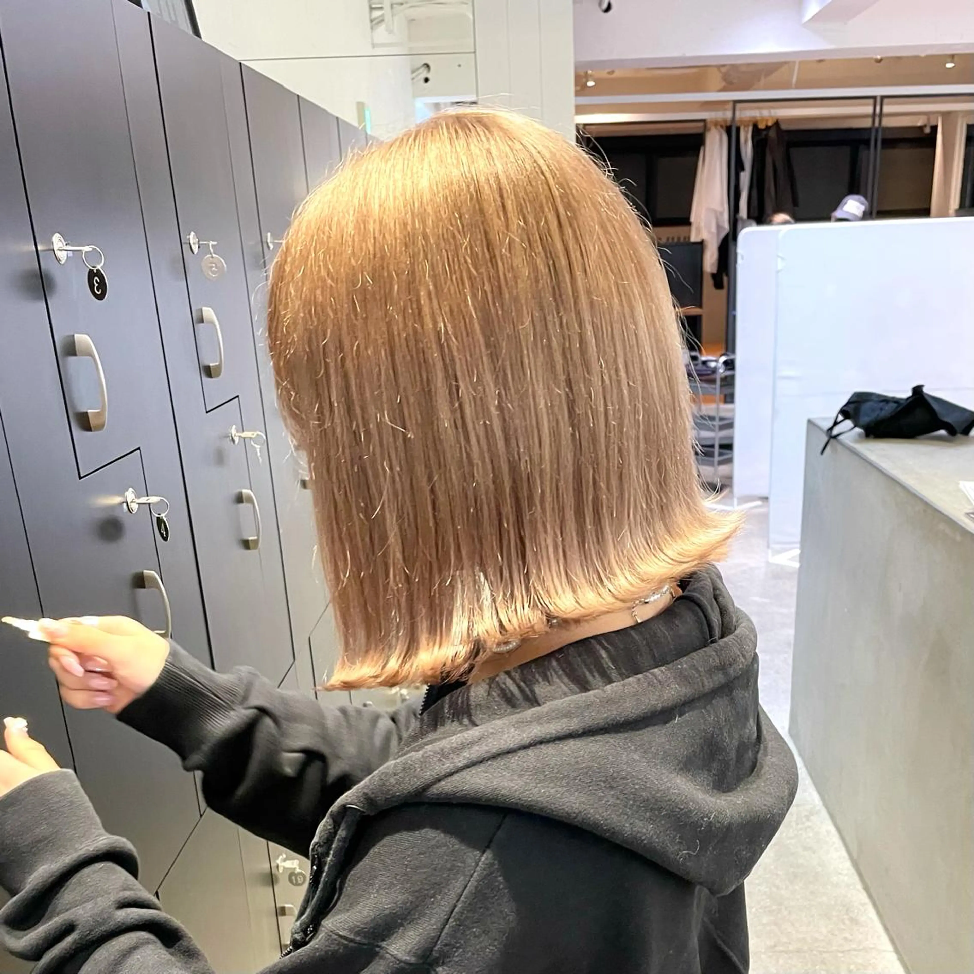 ロング カラー パーマ ヘアアレンジ メンズ キッズ ネイル マツエク・マツパ ブロンド ヘアカラー トリートメント ヘアセット 🧸ハイトーン🧸 ゆっきー🧸のヘアスタイル