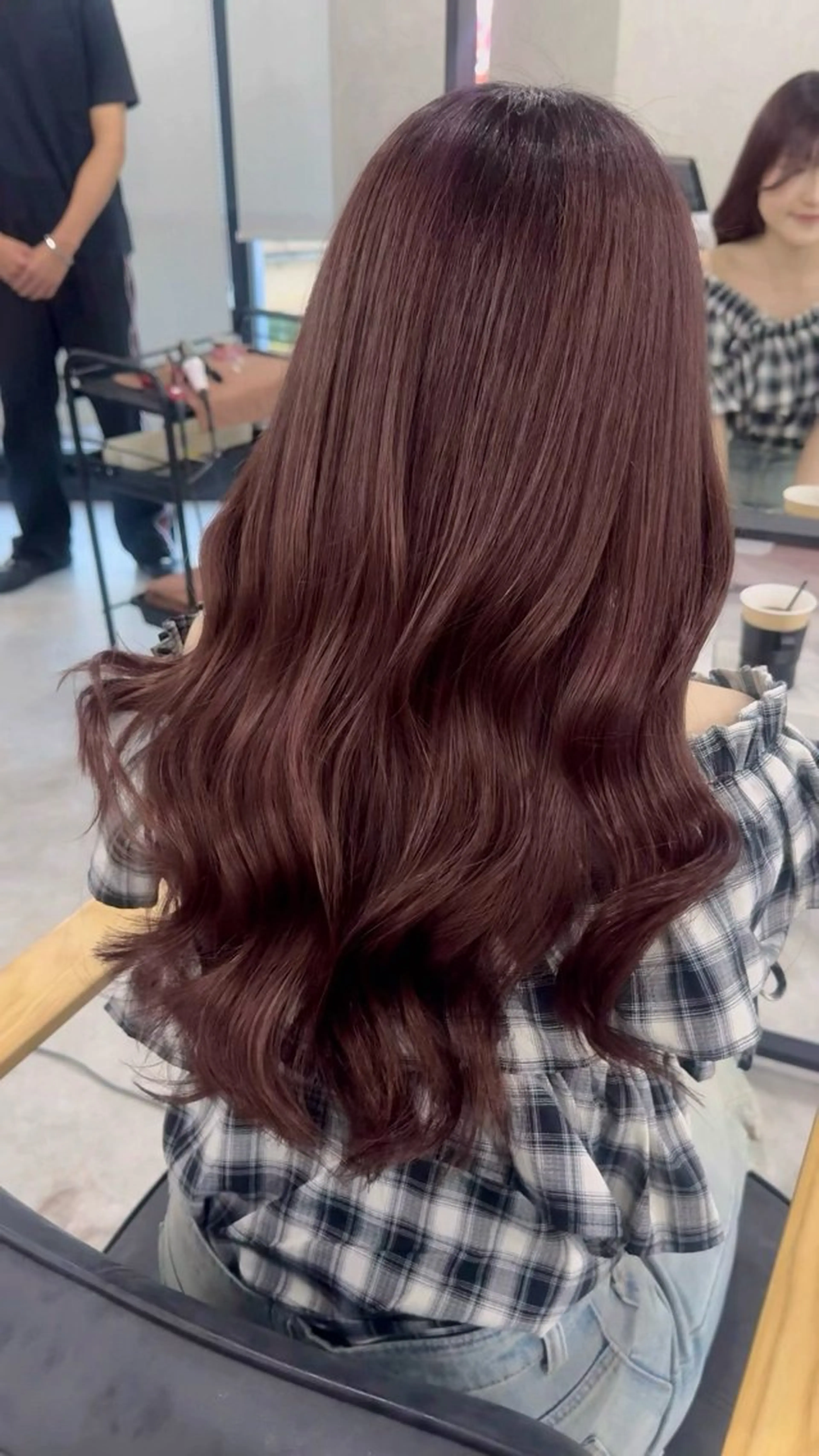 ロング カラー アッシュ アッシュブラウン ベージュカラー 黒髪 ブリーチ カット ヘアカラー トリートメント 赤み無し柔らかカラー 【梅田】madokaのヘアスタイル