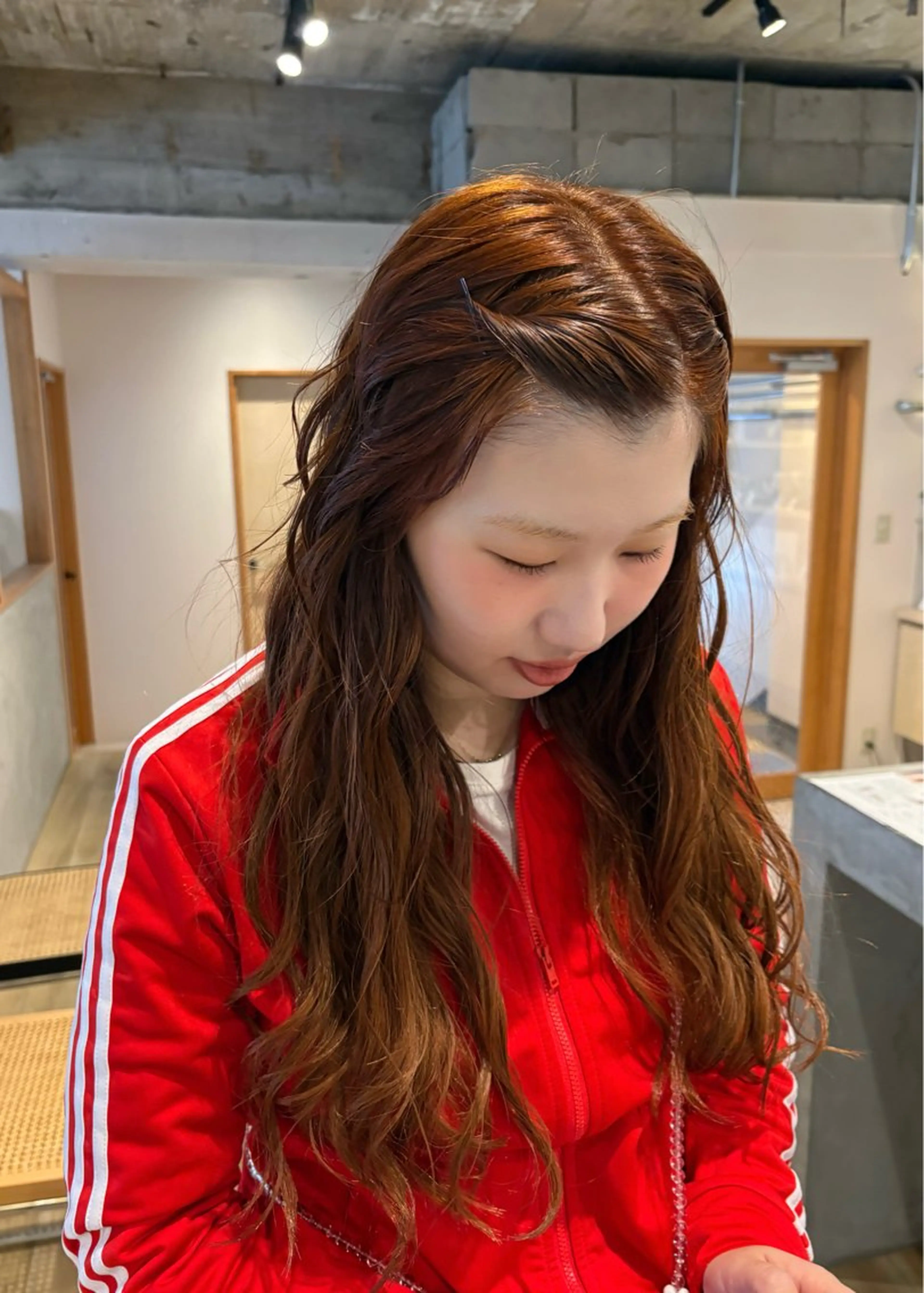 ロング カット ヘアカラー ai ㅤのヘアスタイル