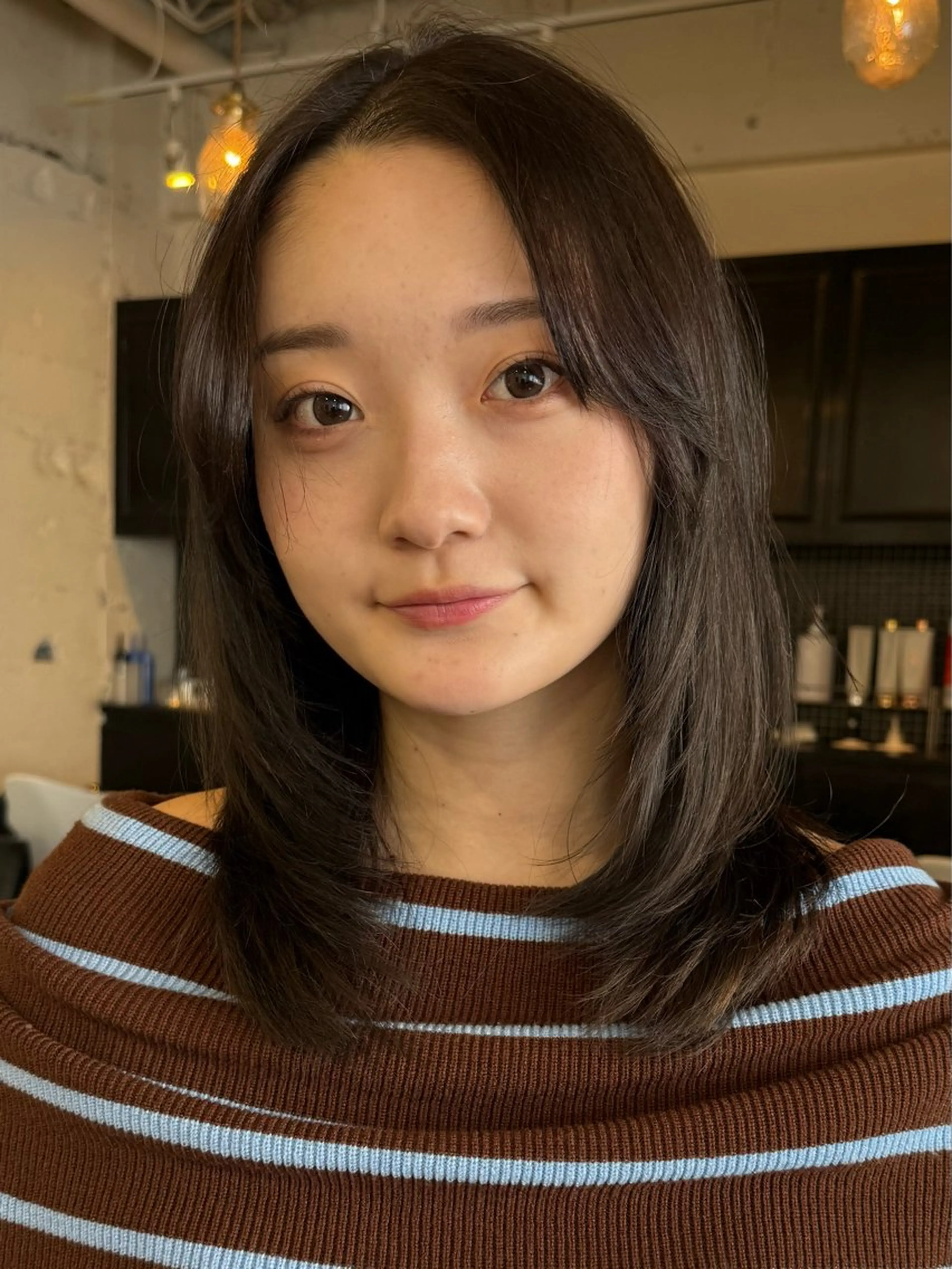 ミディアム カラー カット ヘアカラー トリートメント RIN／韓国ヘア レイヤーカットのヘアスタイル