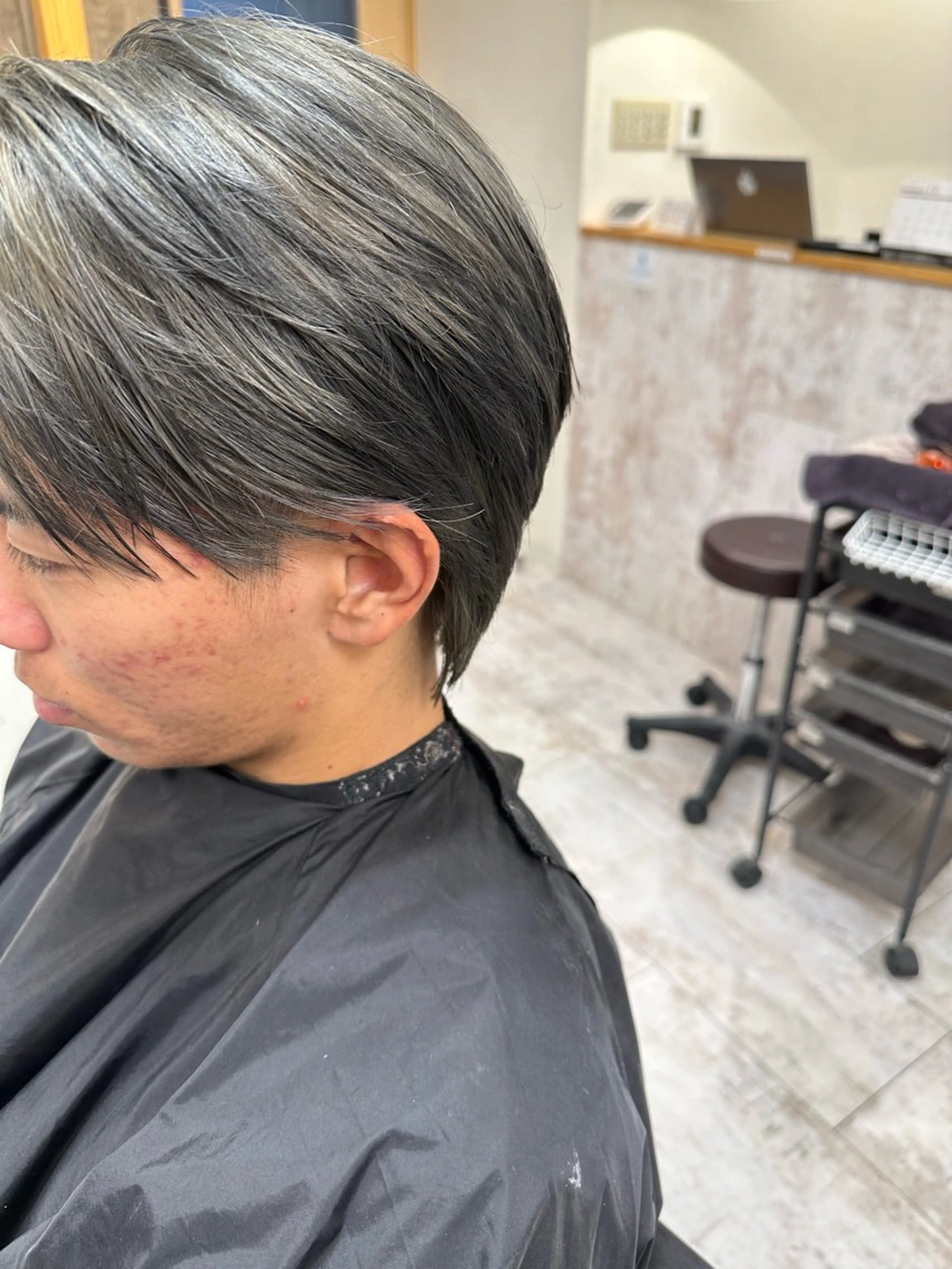 セミロング カラー メンズ 福山 宏介のヘアスタイル