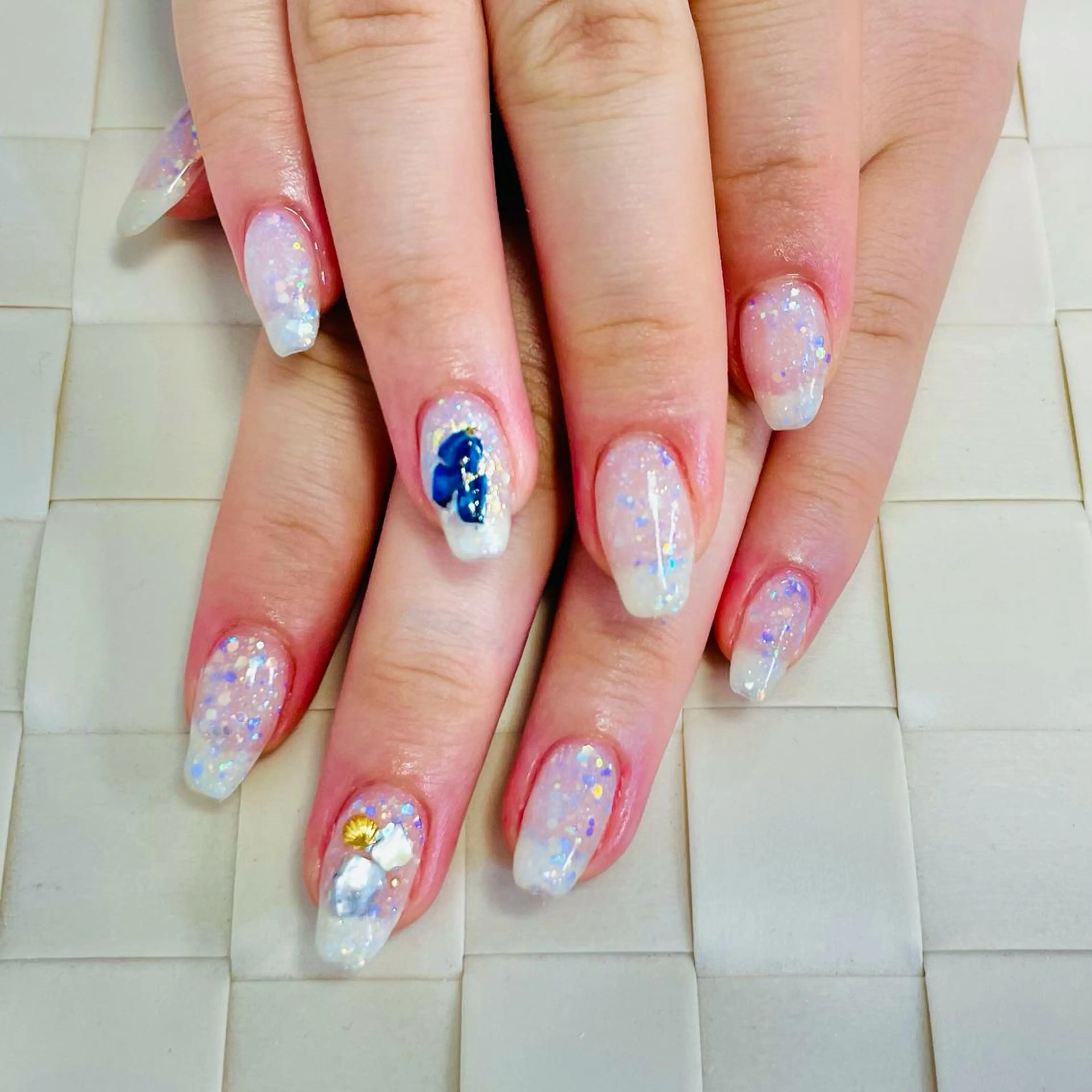 ネイル e+LUCIA NAIL関内店所属・花岡 佑紀のネイルデザイン