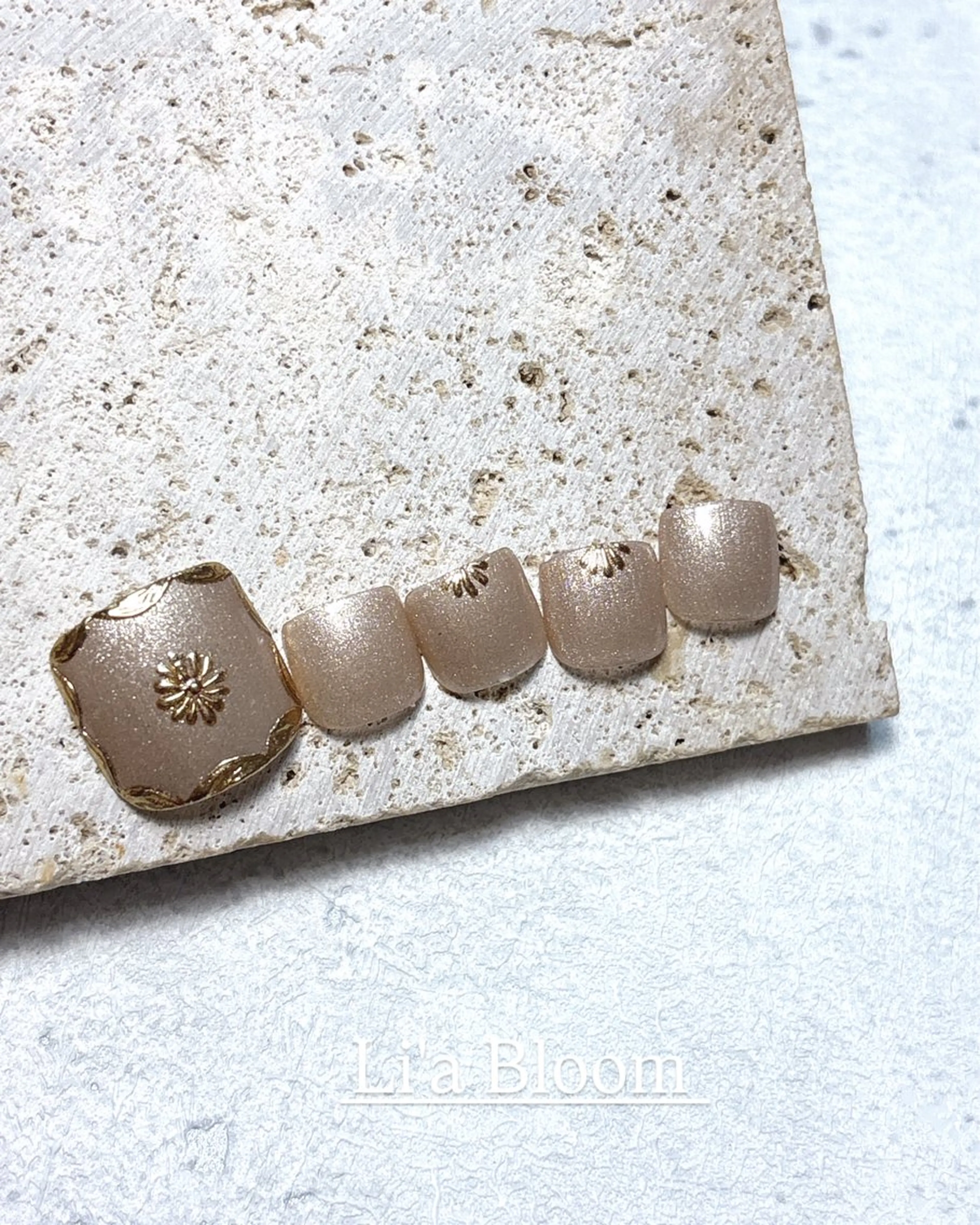 ネイル フットネイル Li'a Bloom所属・🦋🤍 madoka🤍のネイルデザイン