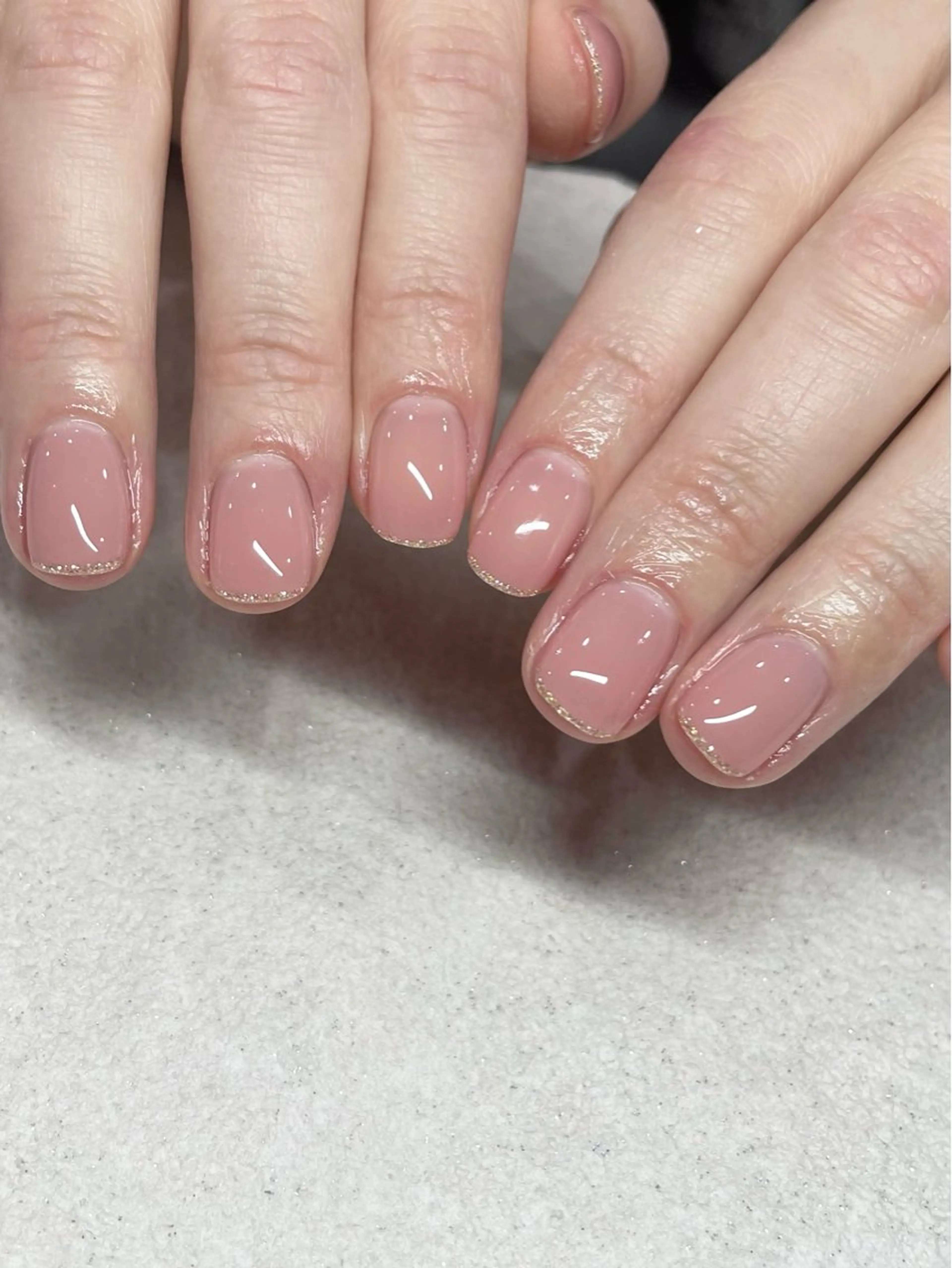 ネイル ラメ(グリッター) ハンドネイル ハンドケア パラジェルサロン 大人女性が通うサロンのネイルデザイン