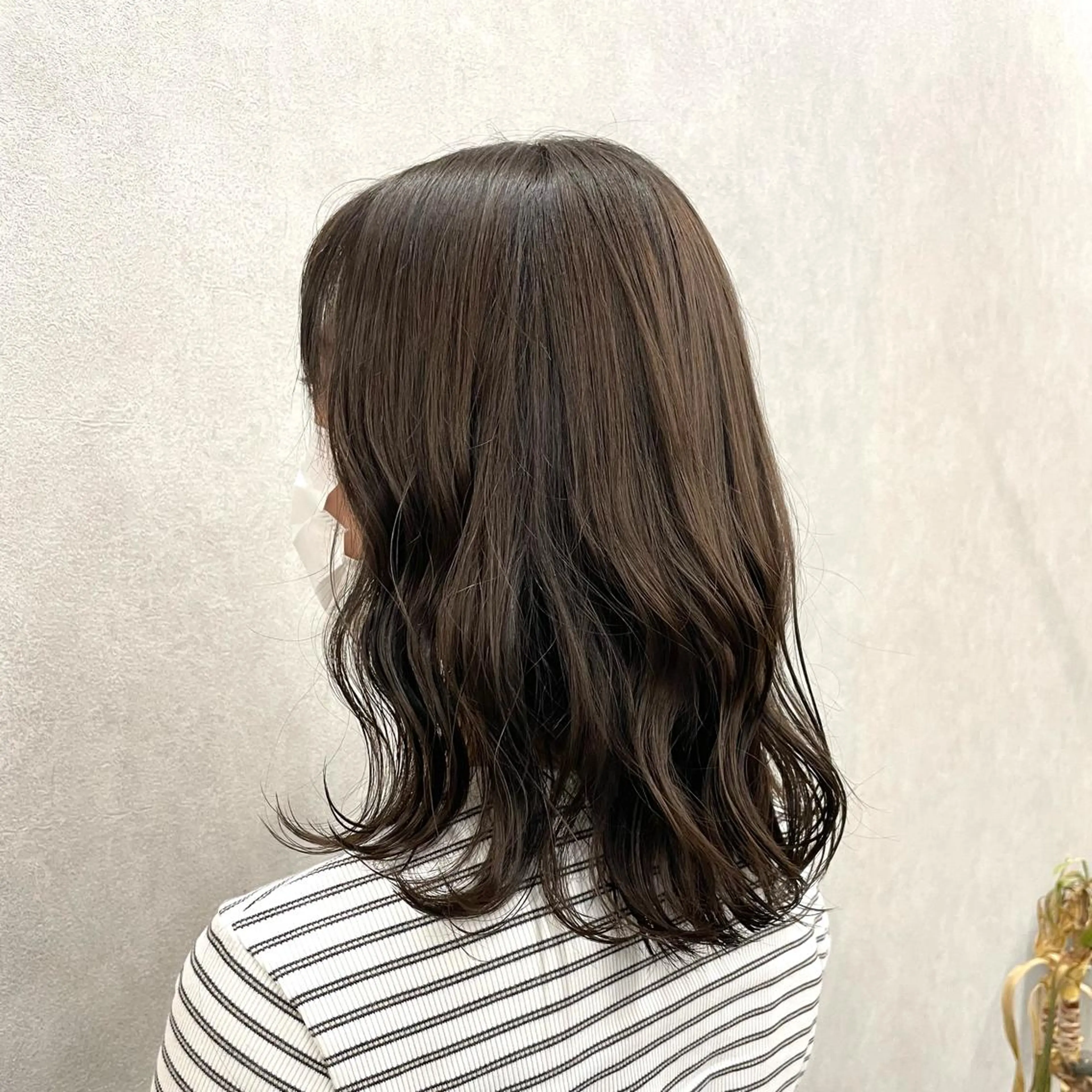 ミディアム カラー グレージュ いなみね はるきのヘアスタイル