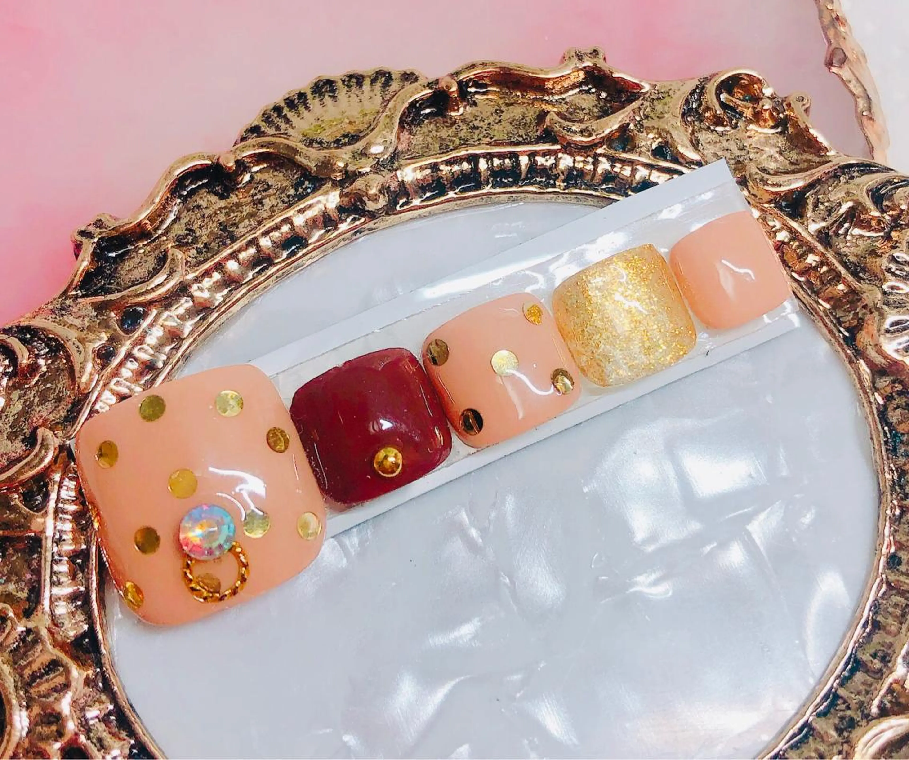 ネイル フットネイル フットネイル CROWN プライベートサロンのネイルデザイン