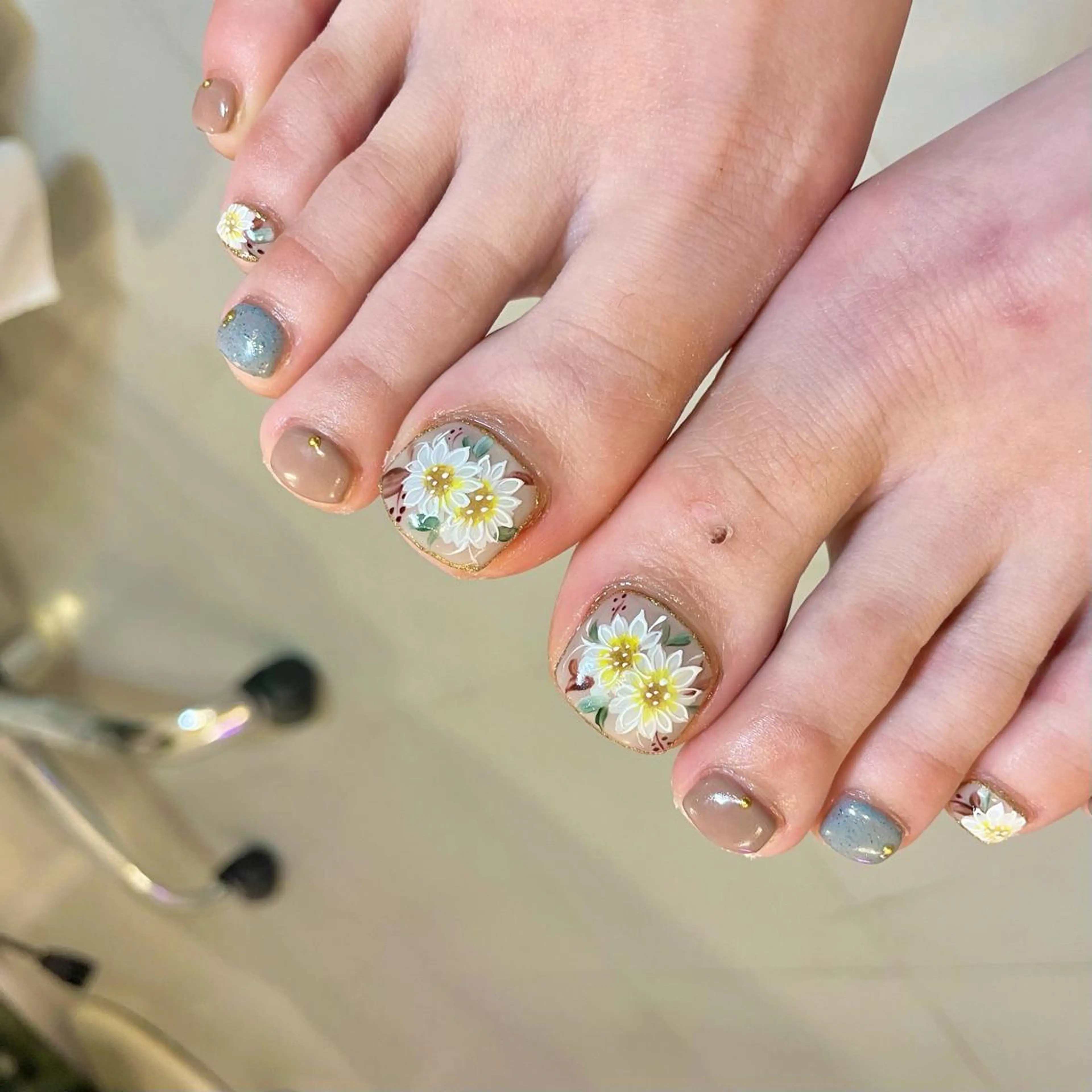 ショート カラー パーマ ヘアアレンジ メンズ キッズ ネイル マツエク・マツパ フラワーネイル nail&eye Aoのマツエク・マツパデザイン