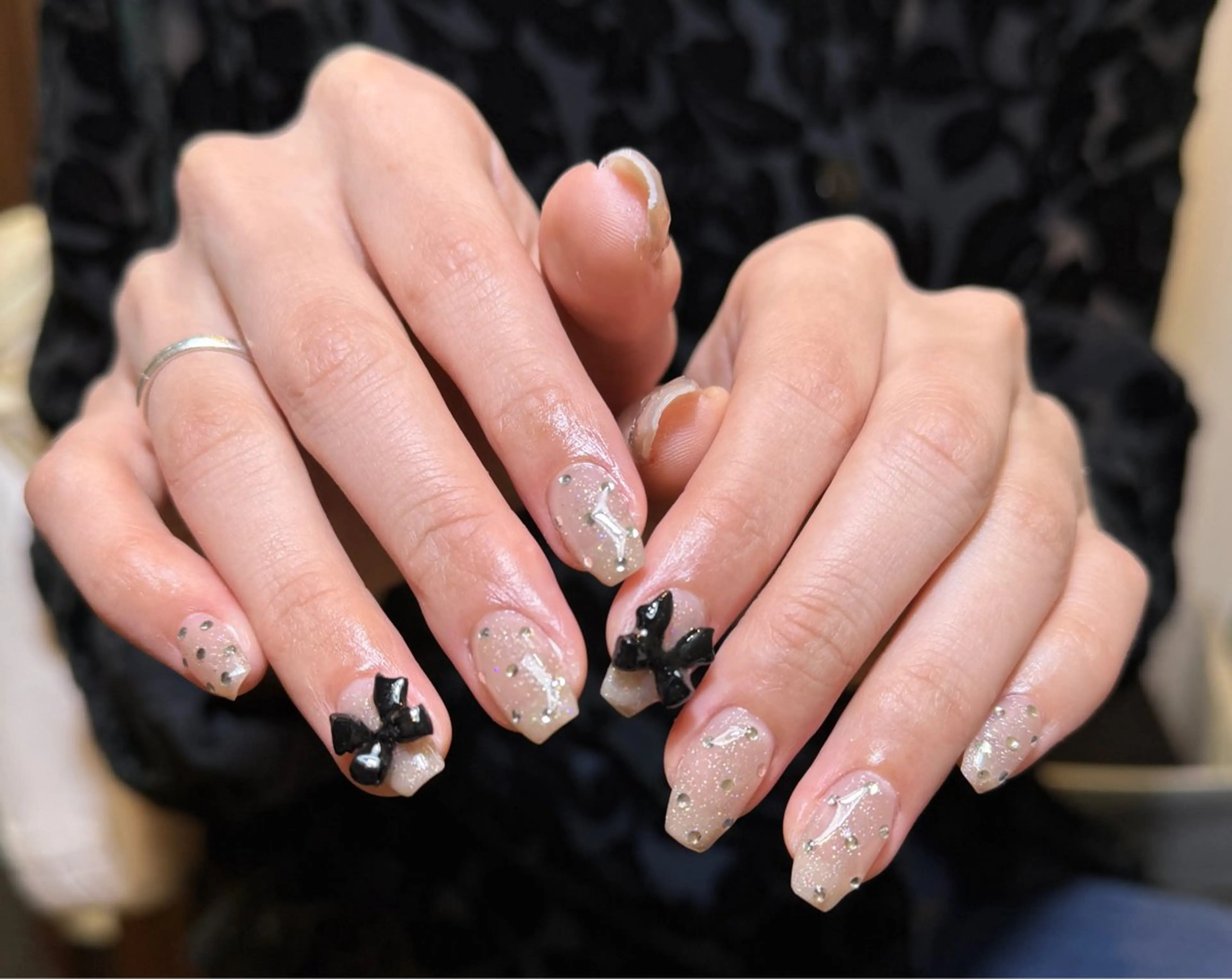 ネイル オーロラネイル 長さ出し フレンチネイル ジェルネイル ガラスフレンチ ハンドネイル Rela・S NAILのネイルデザイン