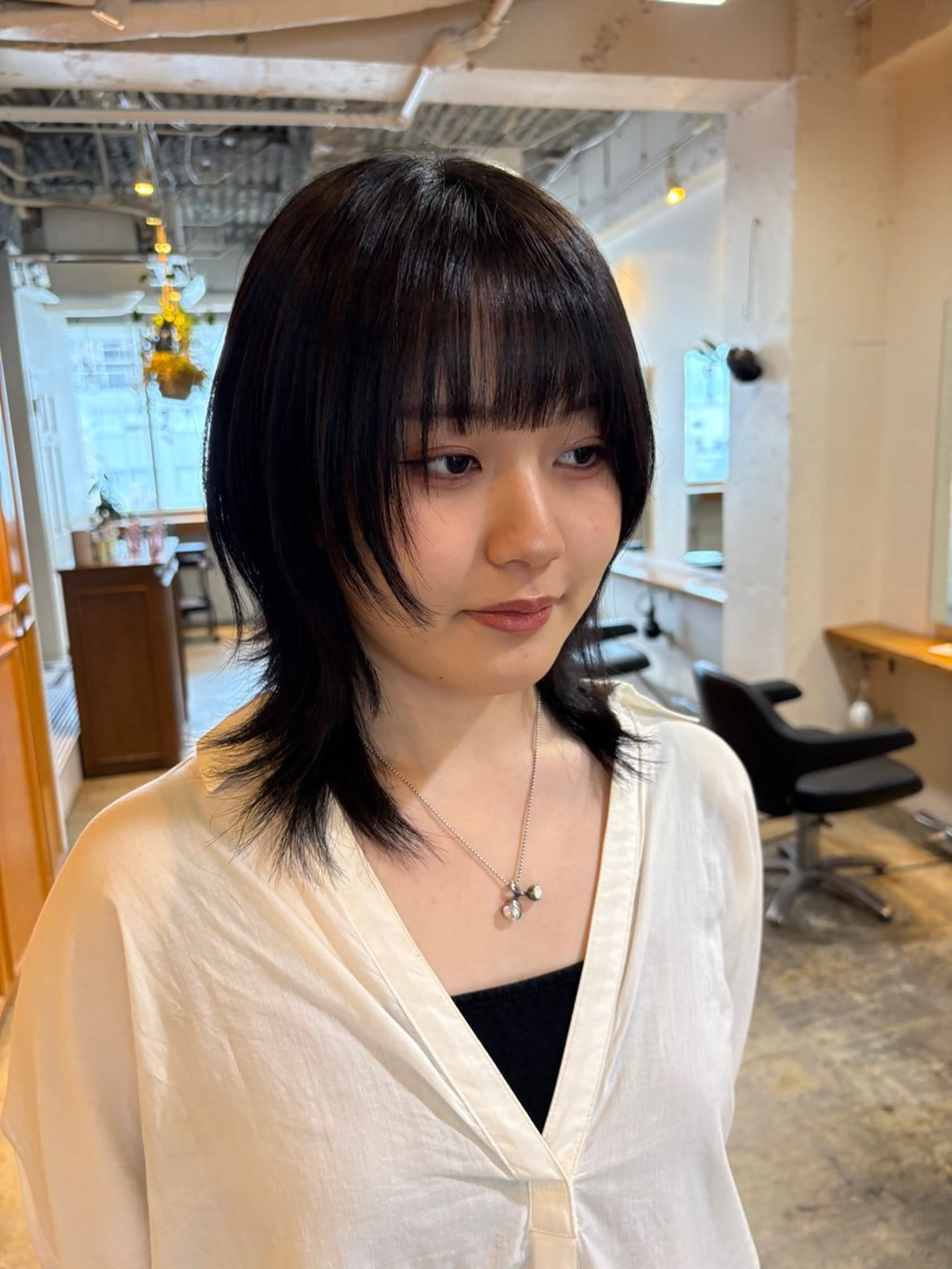 ミディアム カラー カット ヘアカラー トリートメント RIN／韓国ヘア レイヤーカットのヘアスタイル