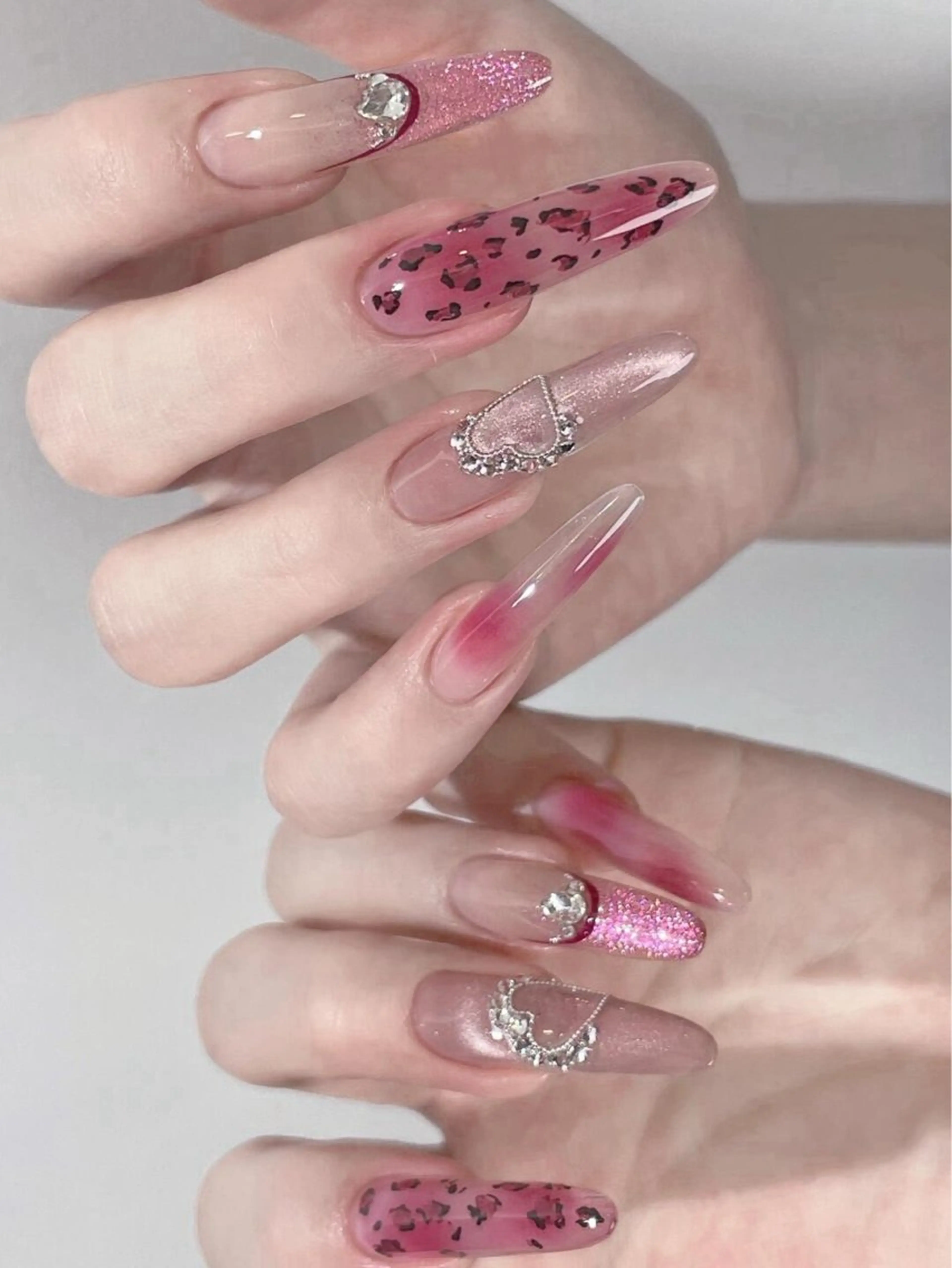 💅【つけ放題】季節を感じる★繊細なアートから最旬のアートまで/長さだし込みの写真