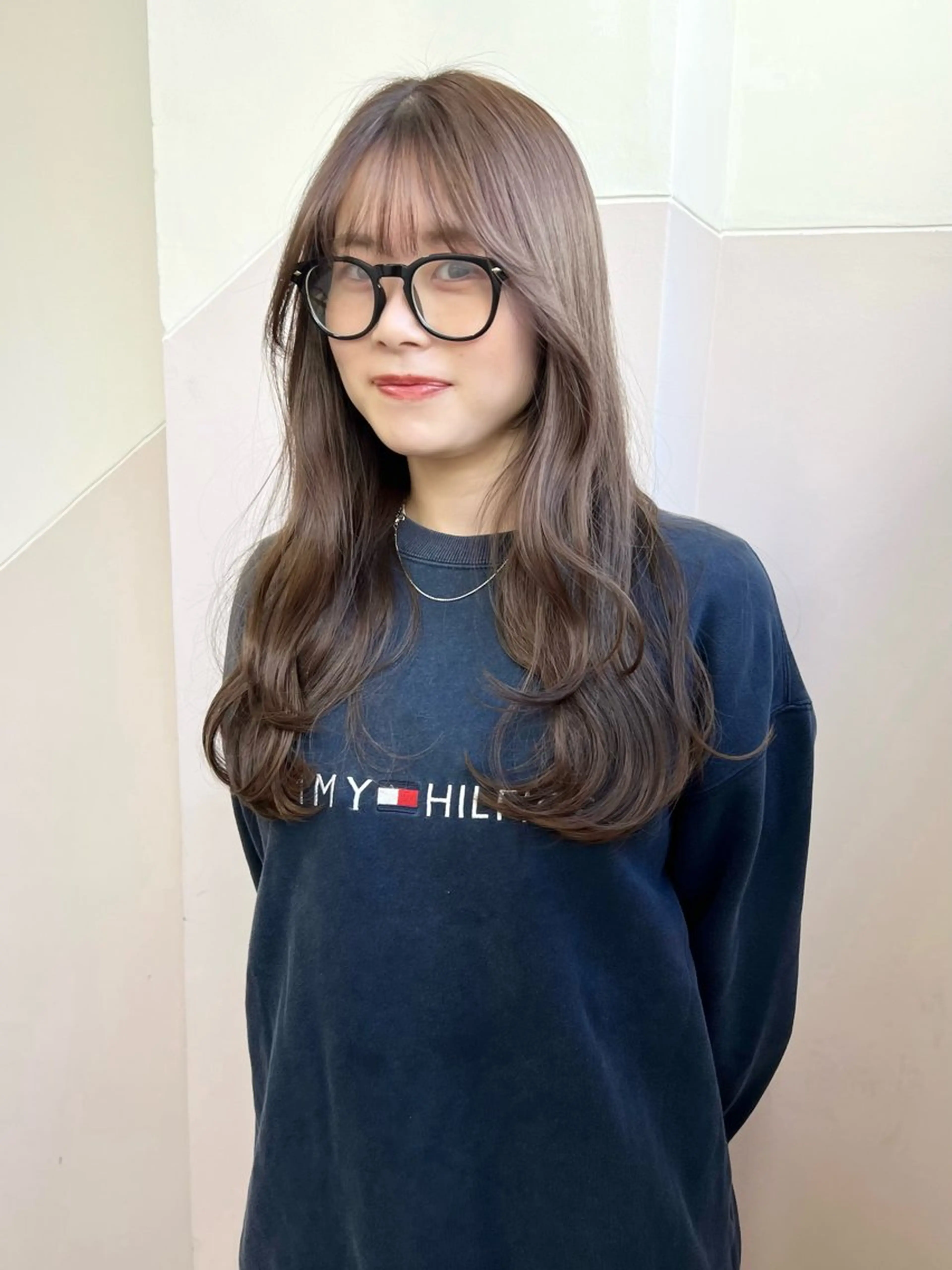 ロング カラー ロングレイヤー ブリーチ グレージュ レイヤーカット ロング カット ヘアカラー トリートメント 樫原裕二 /柔らかいカラーのヘアスタイル