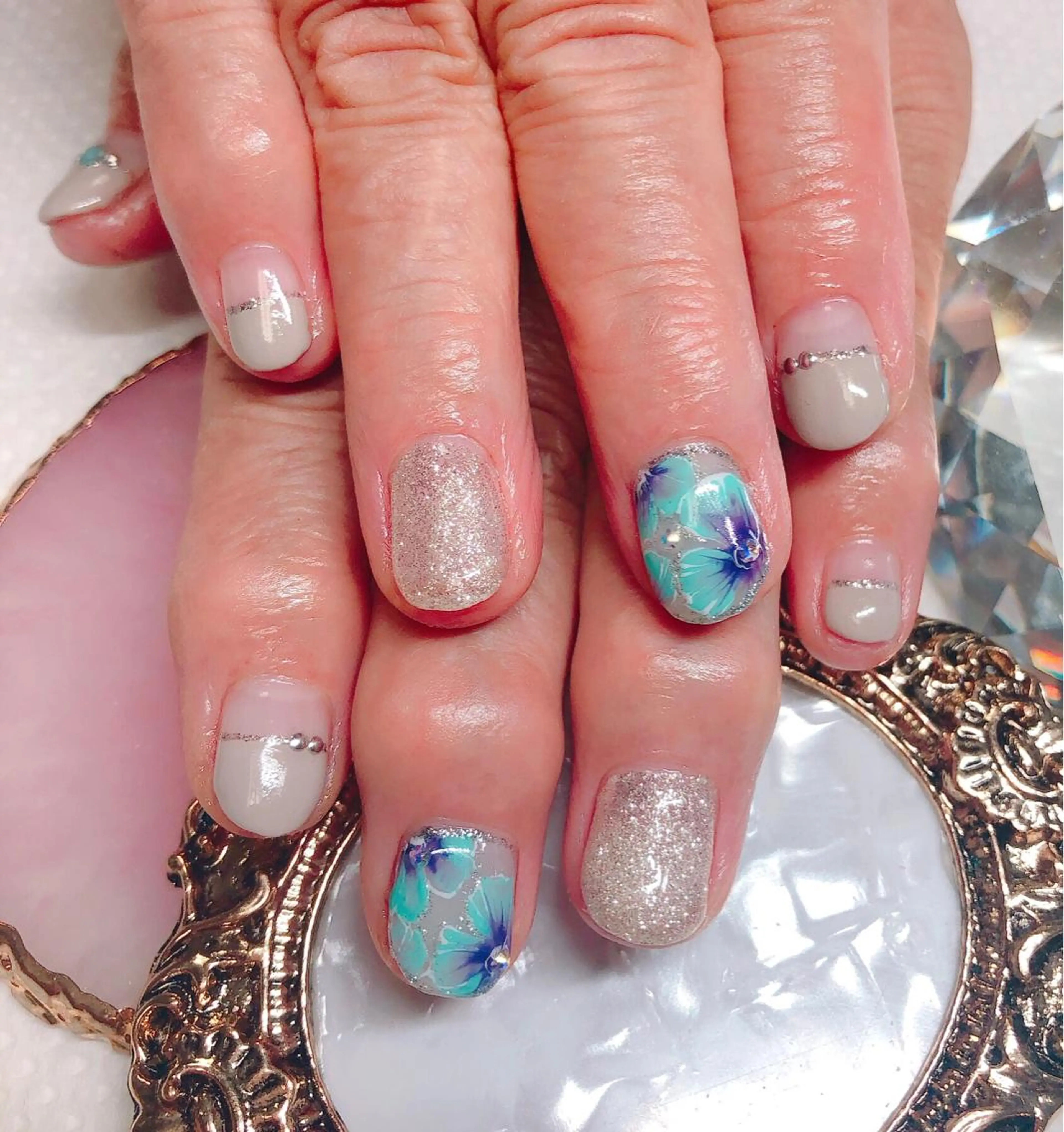 ネイル フラワーネイル CROWN プライベートサロンのネイルデザイン