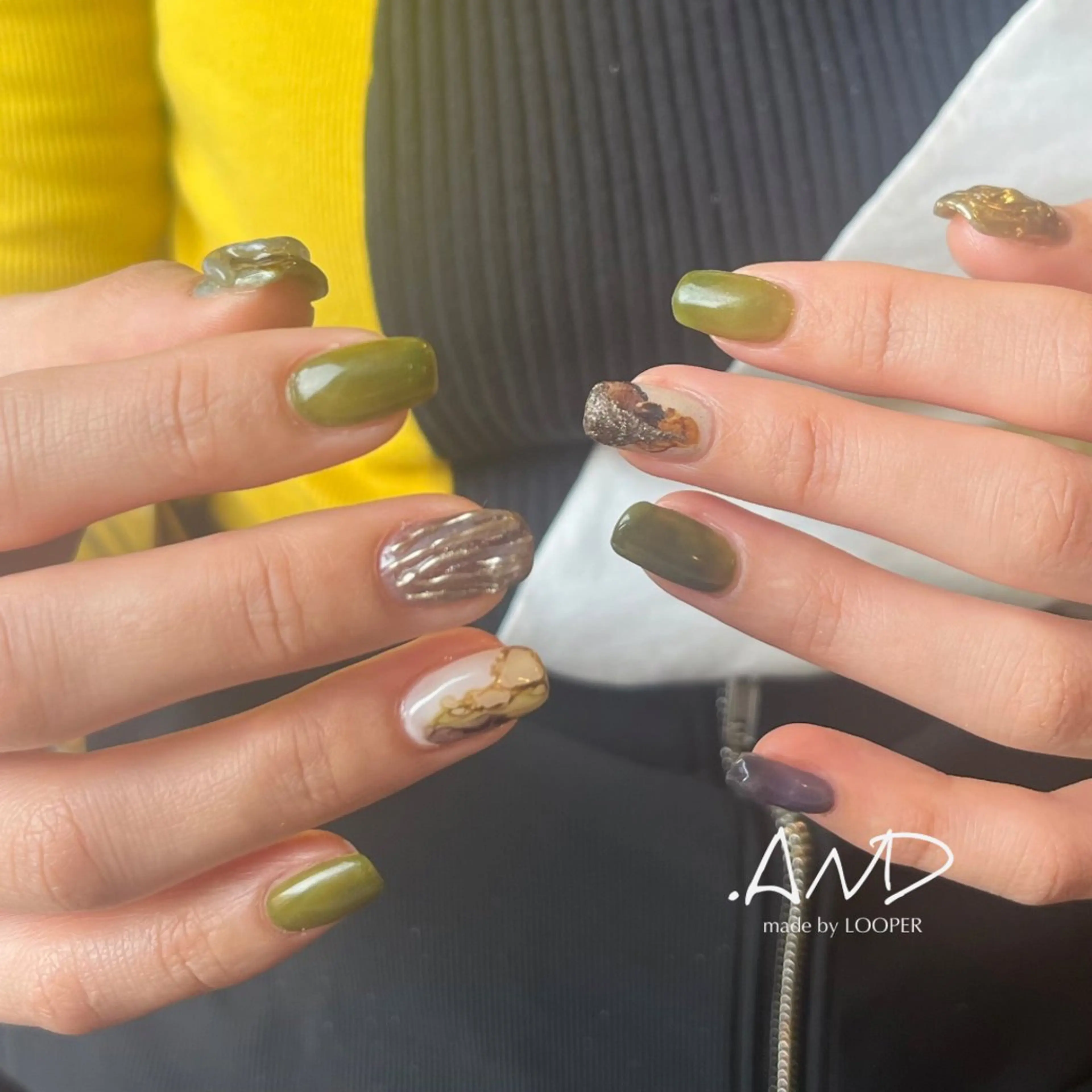 ネイル アートネイル ニュアンスネイル ハンドネイル LOOPER所属・mzh ...のネイルデザイン