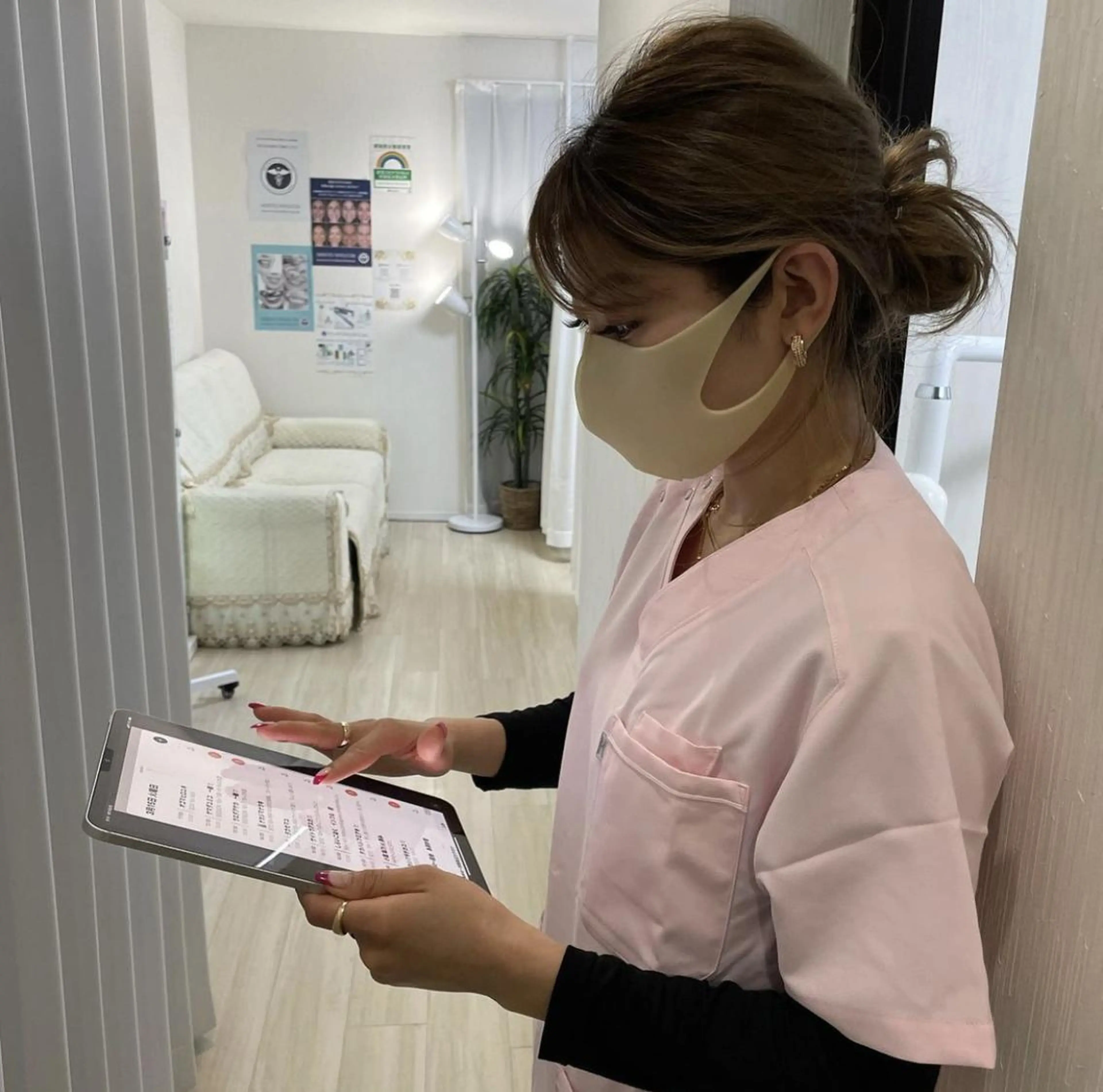 カラー メンズ マツエク・マツパ ネイル ヘアアレンジ パーマ キッズ アイブロウ ロング ホワイト その他 ライトビューティー 銀座本店のエステ・リラクイメージ