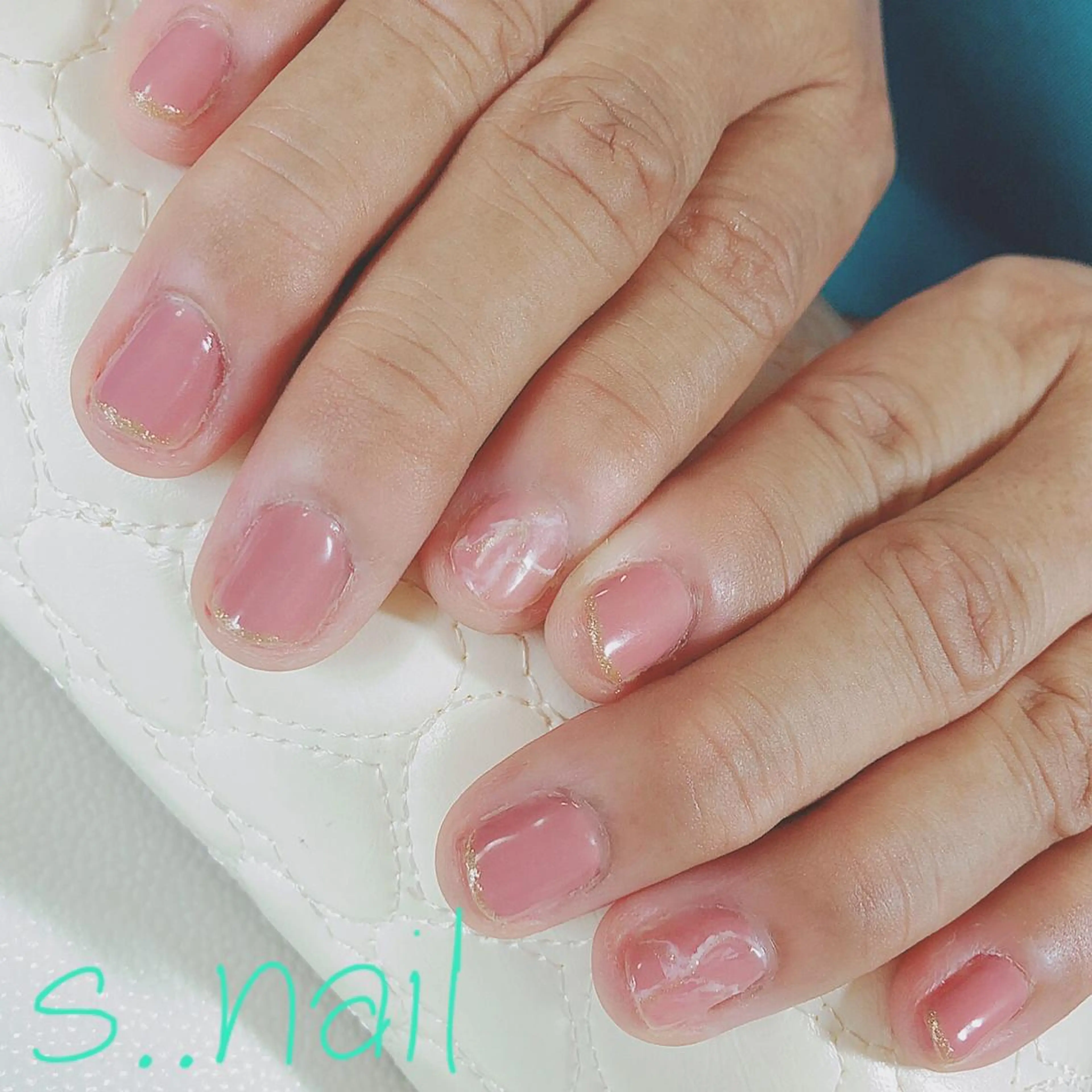 ネイル フレンチネイル ゴールド ラメ(グリッター) ハンドネイル フットネイル s..nail / MORITAのネイルデザイン