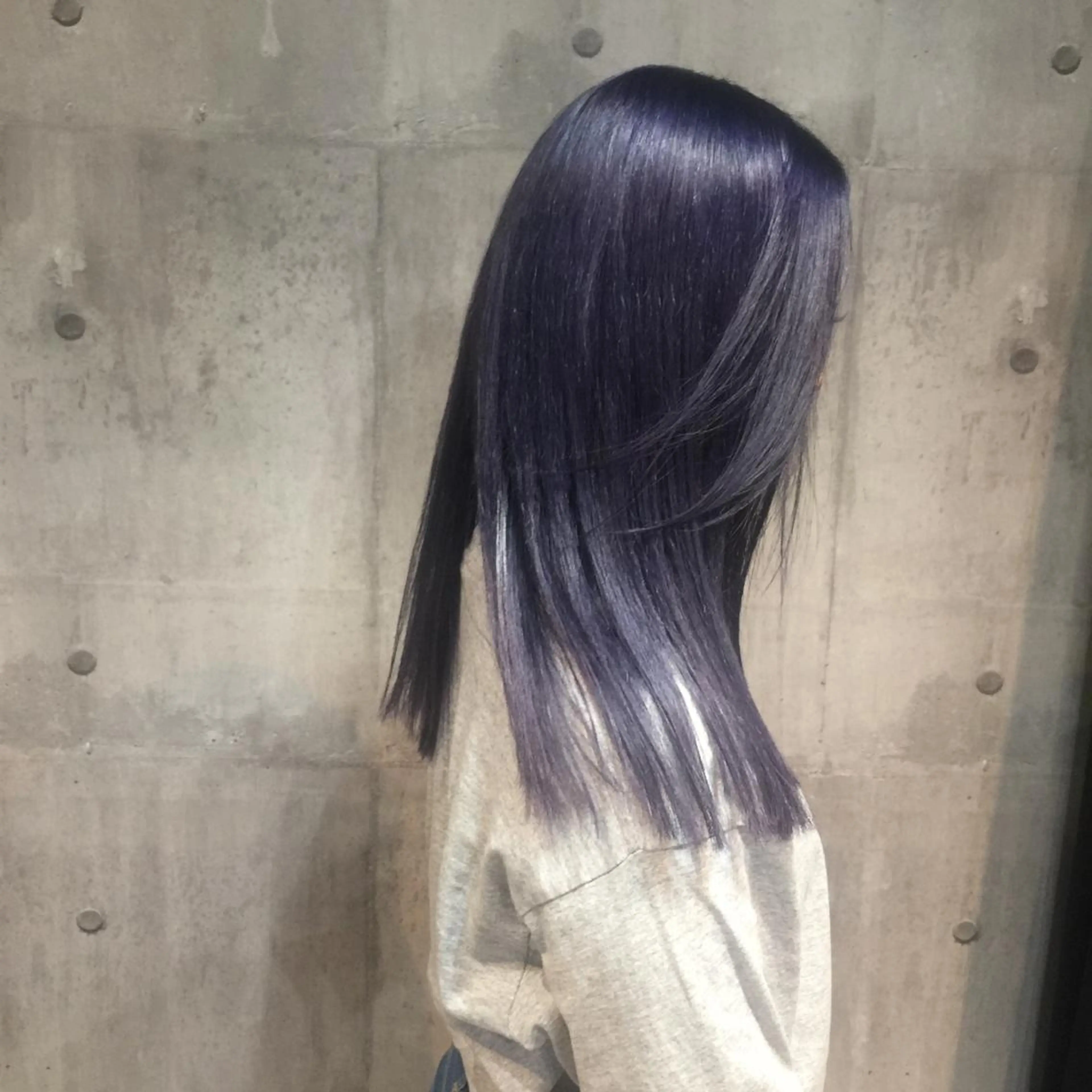 セミロング カラー ラベンダーカラー ホワイト&レイヤーカ ットエクステ長畠俊輔のヘアスタイル