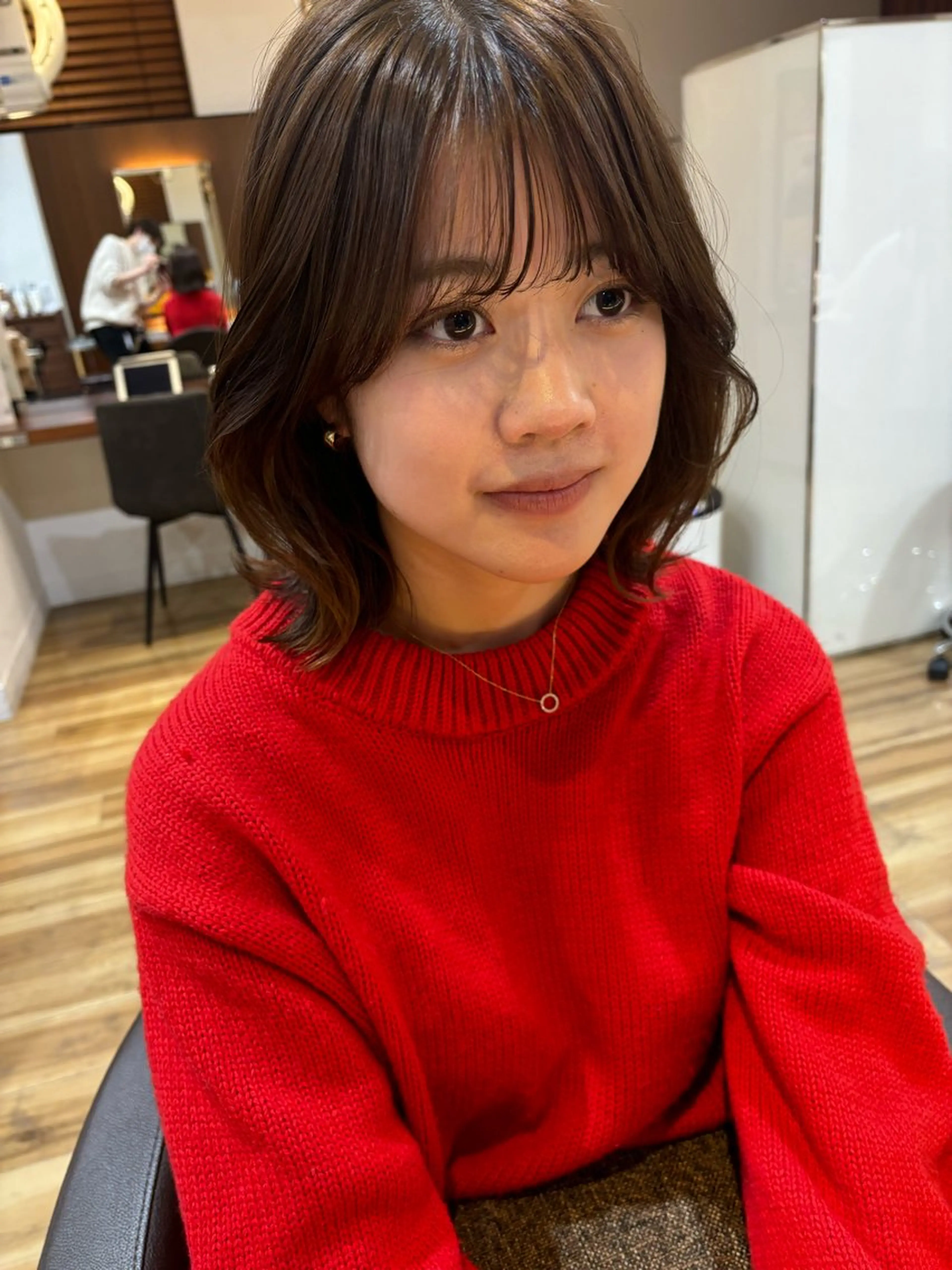 ミディアム カラー ベージュカラー ボブ くびれヘア カット ヘアカラー トリートメント レイヤーカット /透明感/千葉怜寿のヘアスタイル