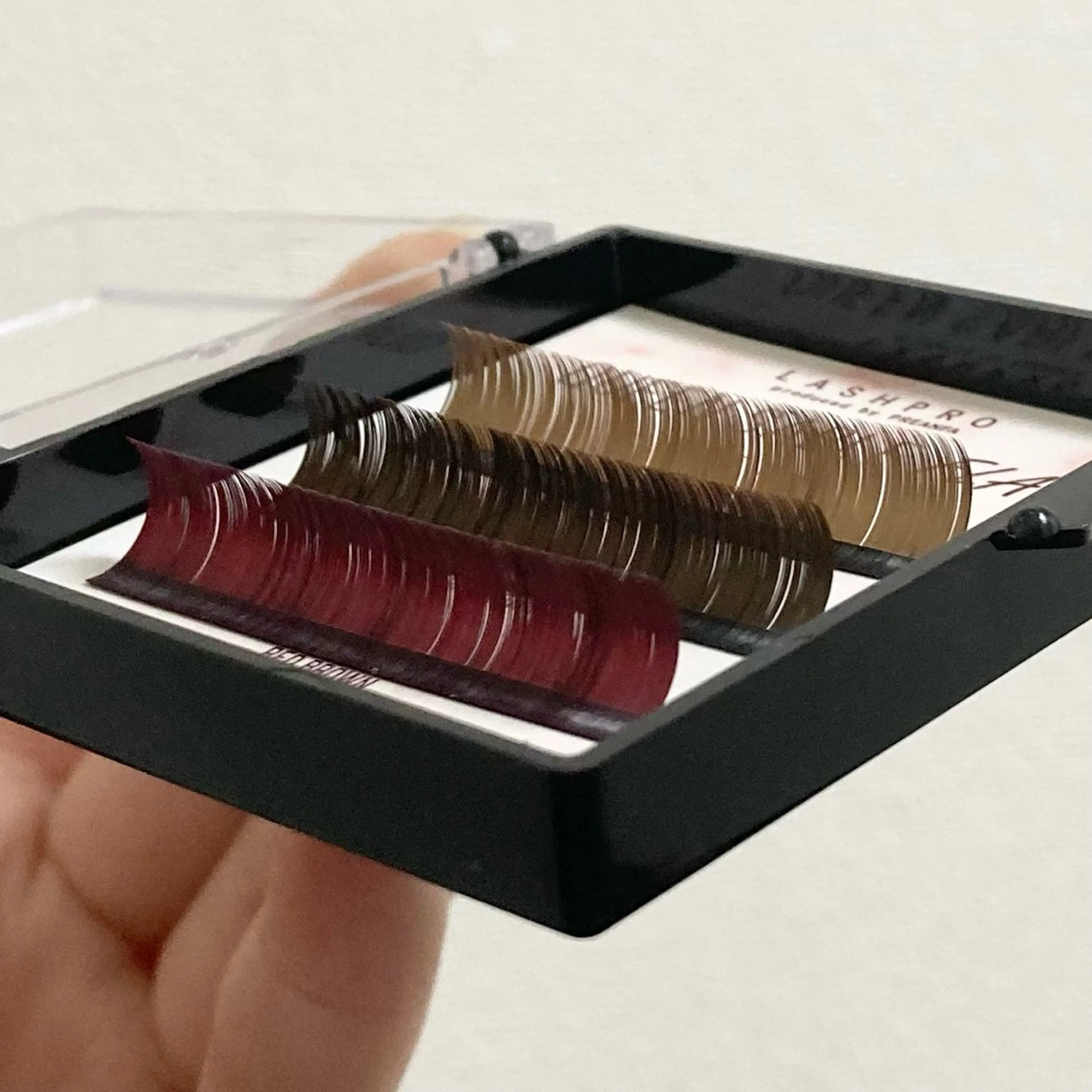 マツエク・マツパ カラーマツエク フラットラッシュ m美.所属・m美.ーエムミー 【nail&eye】のネイルデザイン