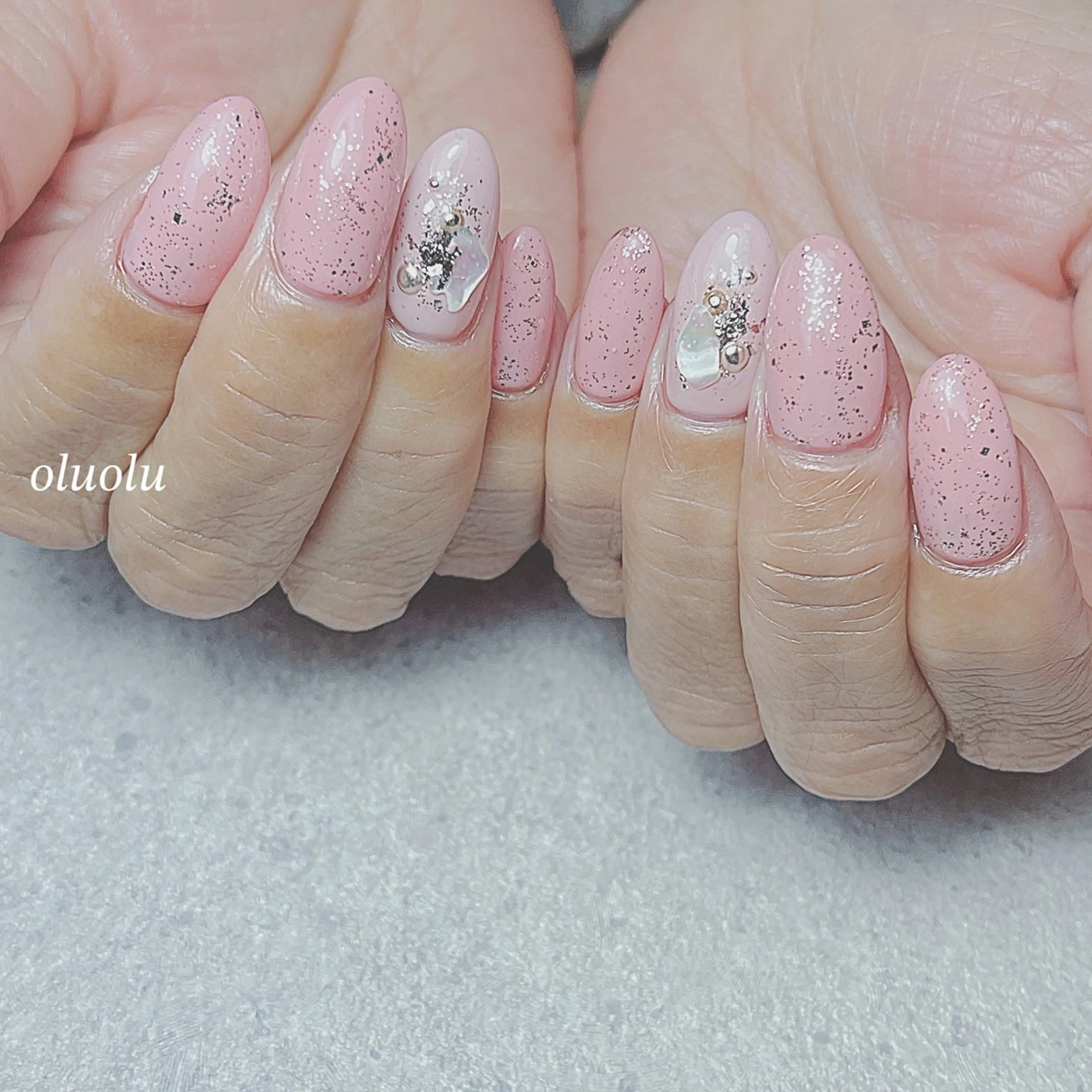 ネイル アートネイル ラメ(グリッター) ピンク シンプルネイル ハンドネイル 大村 紬華のネイルデザイン