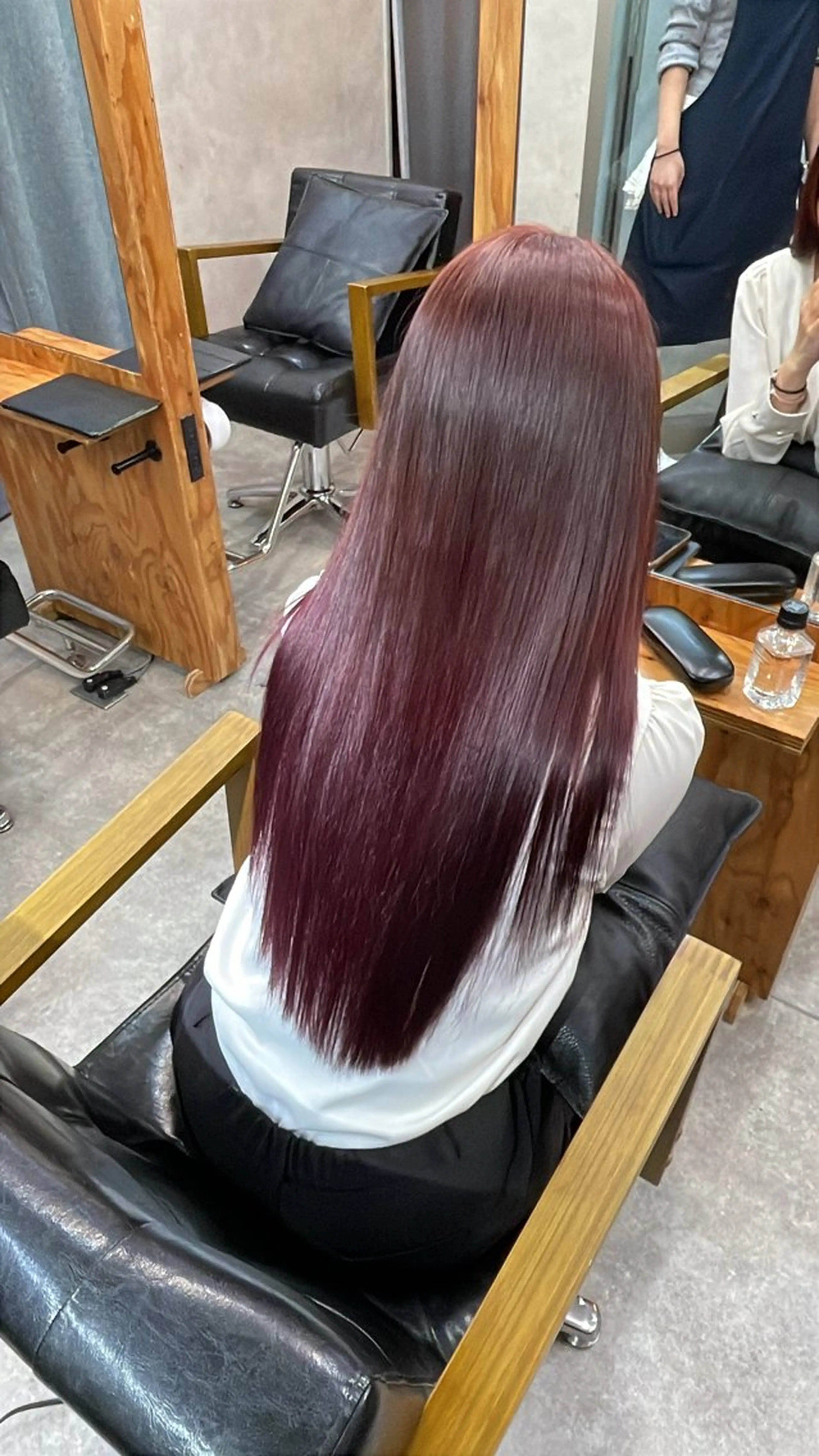 ロング カラー 荒川 桃花のヘアスタイル